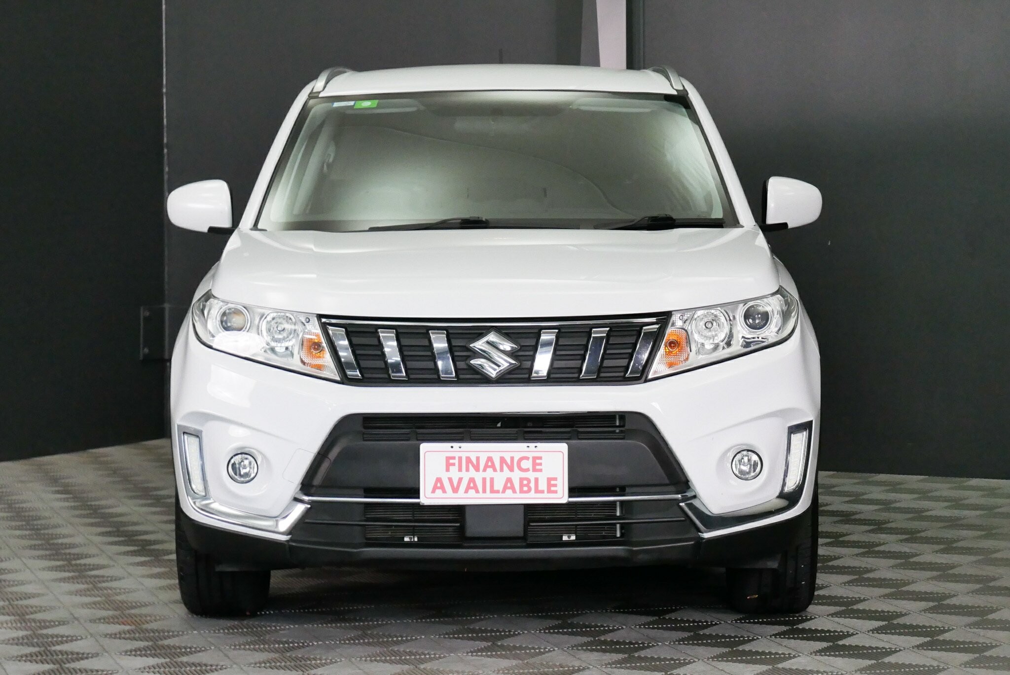Suzuki Vitara image 2