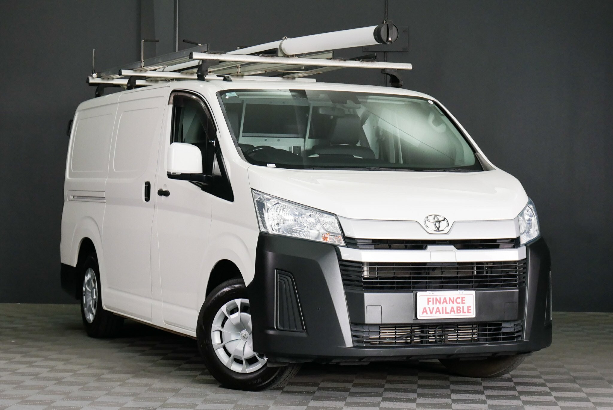 Toyota Hiace image 1