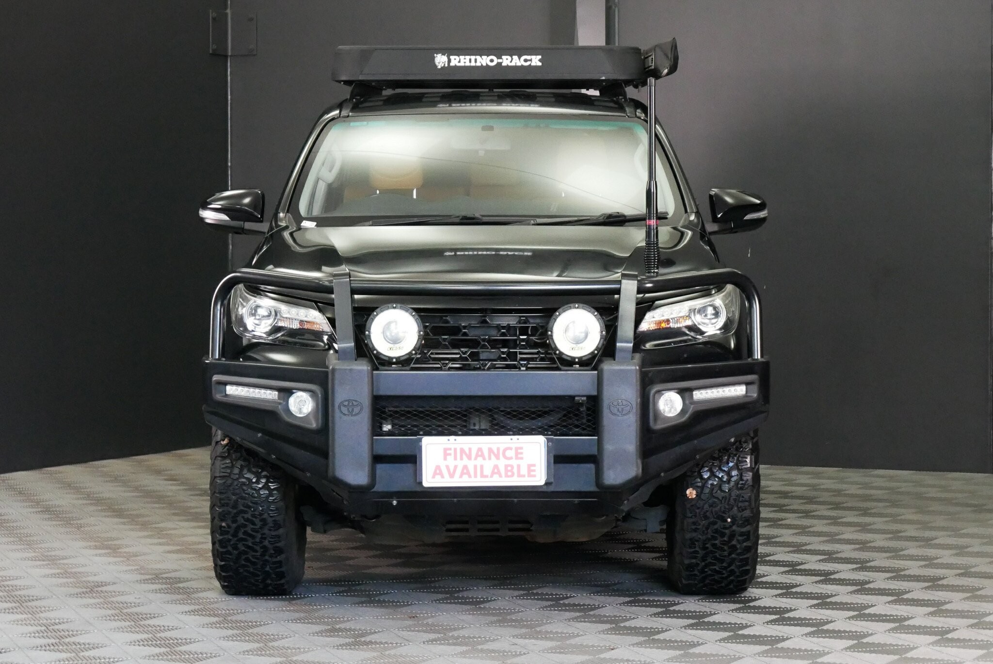 Toyota Fortuner image 2