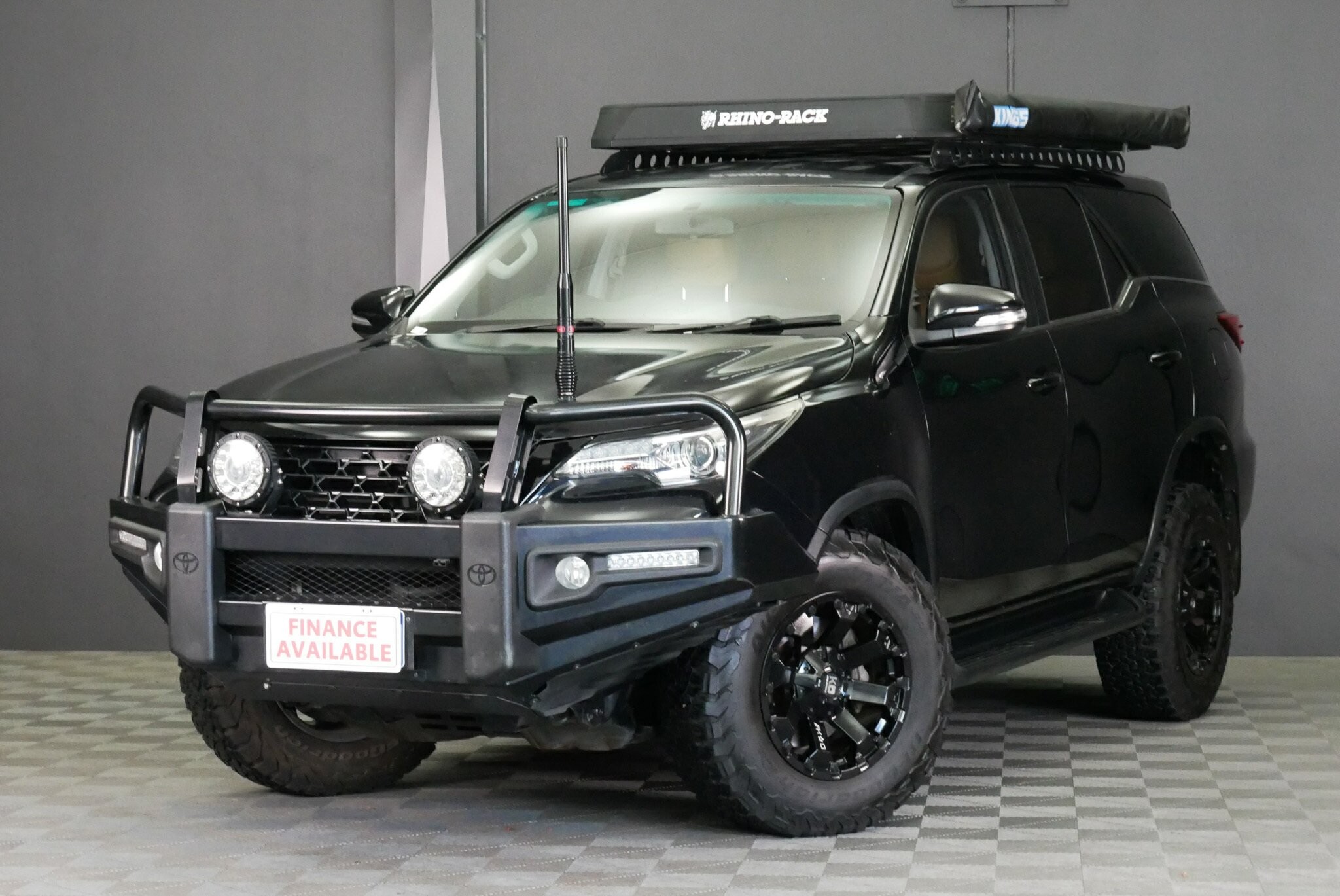 Toyota Fortuner image 3