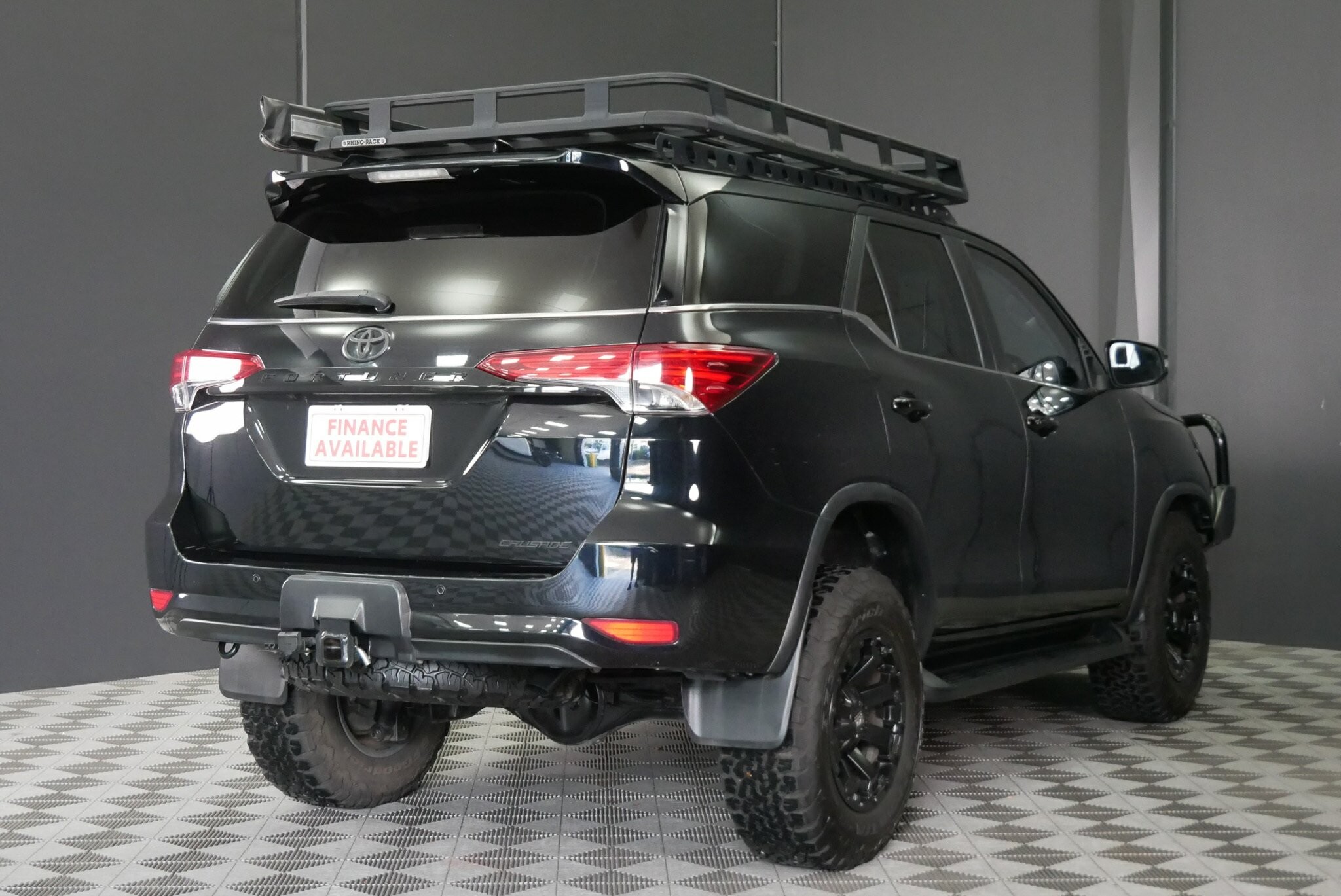 Toyota Fortuner image 4