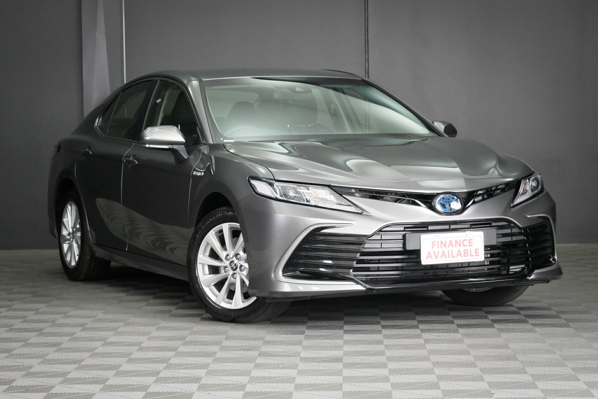 Toyota Camry image 1