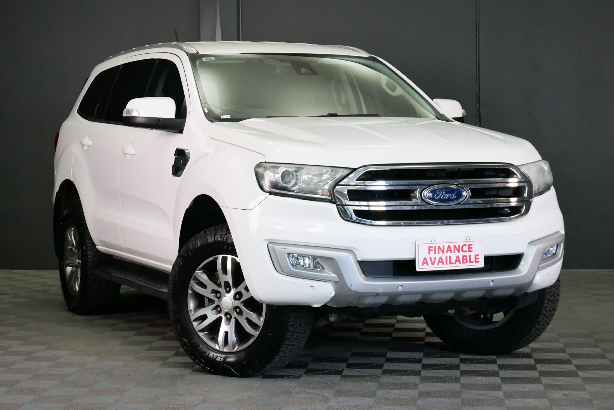 Ford Everest image 1