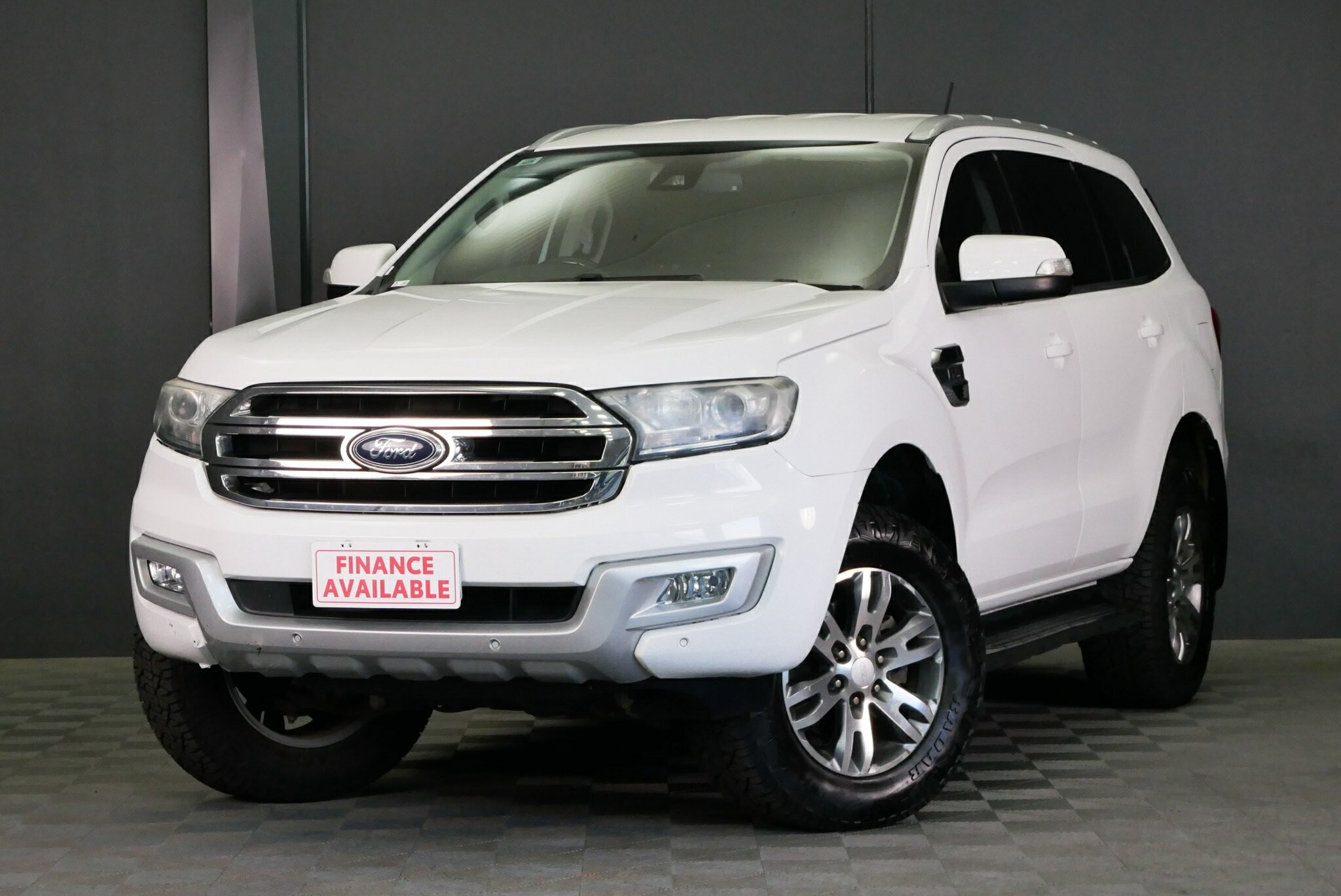 Ford Everest image 3