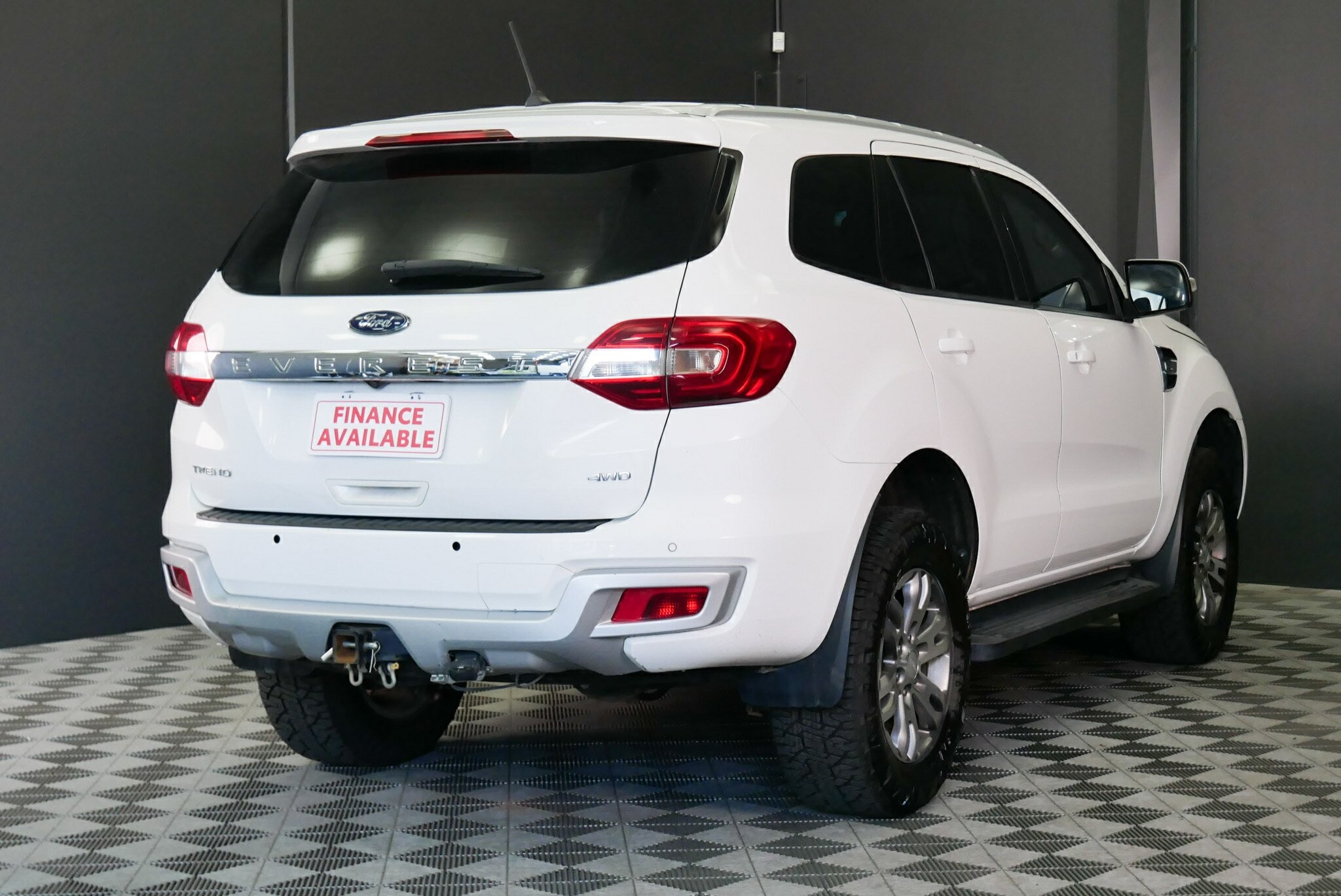 Ford Everest image 4