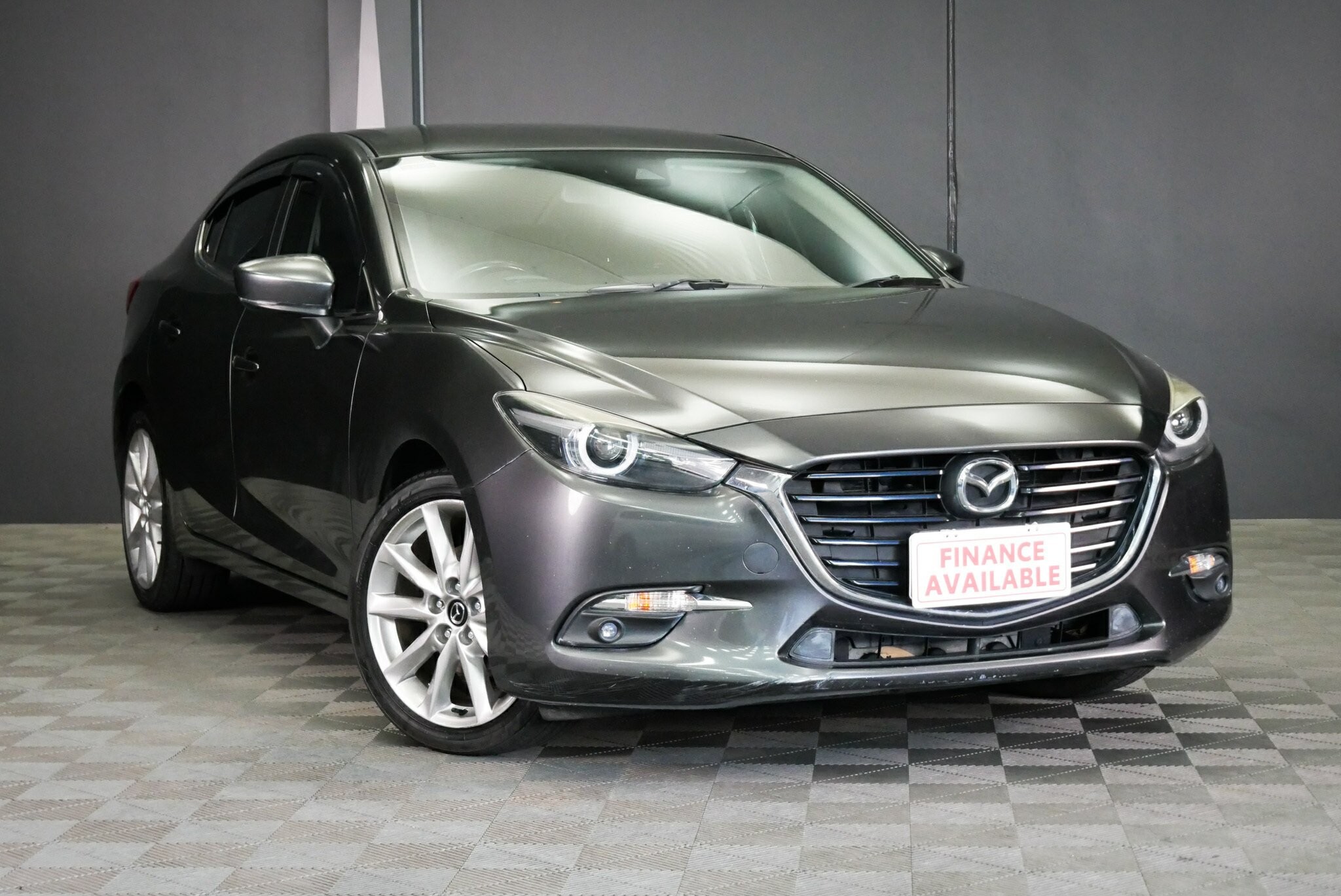 Mazda 3 image 1
