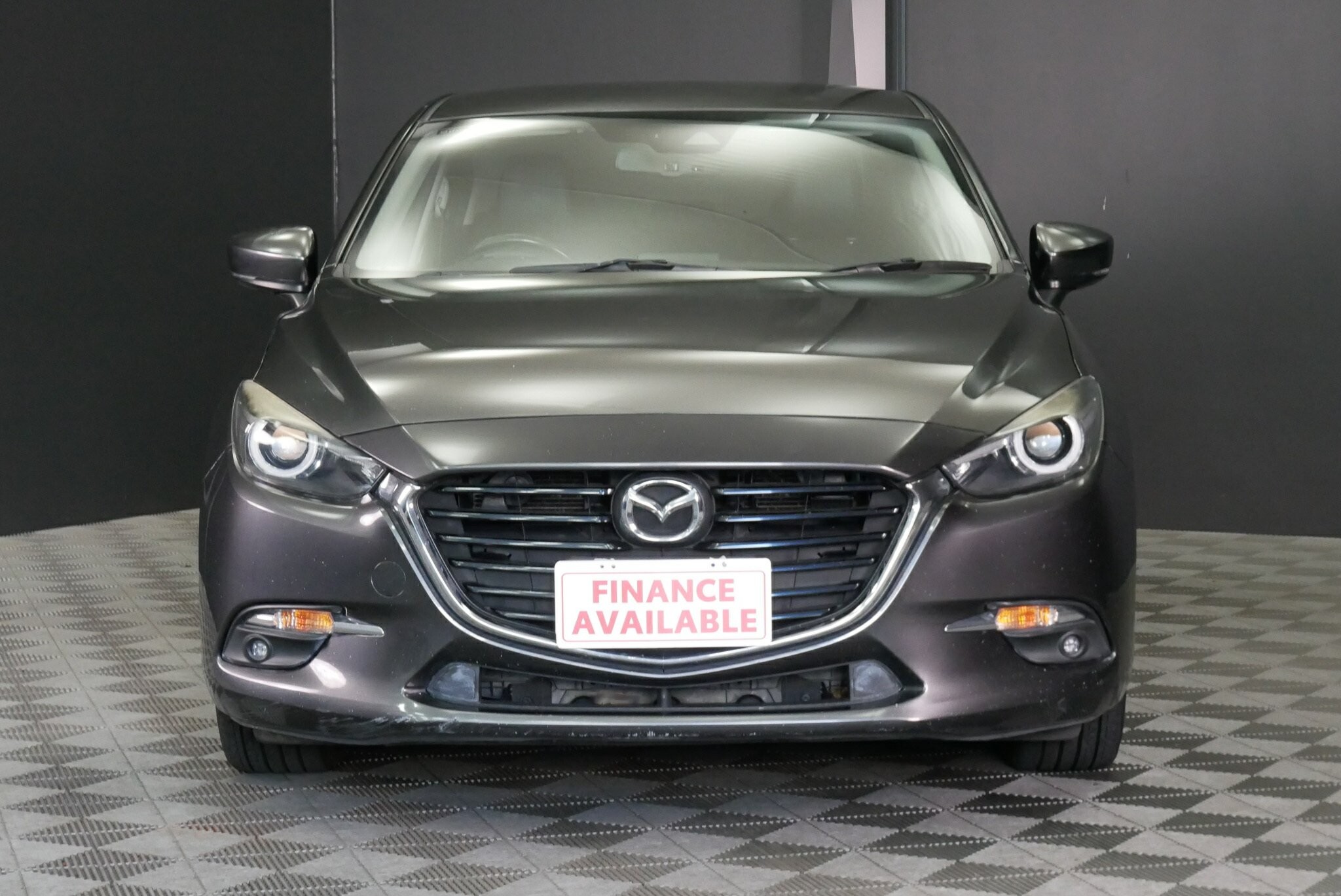 Mazda 3 image 2