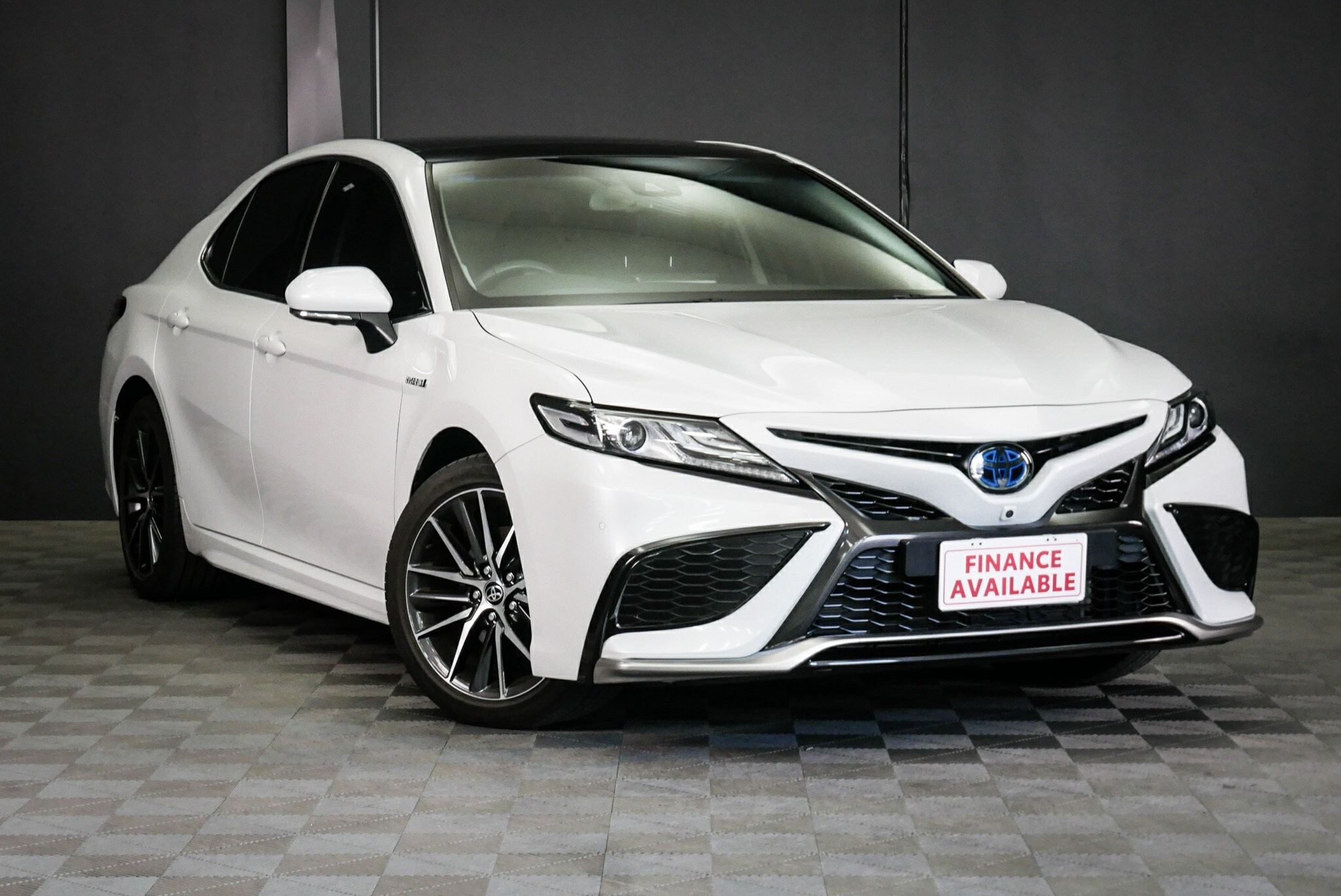 Toyota Camry image 1