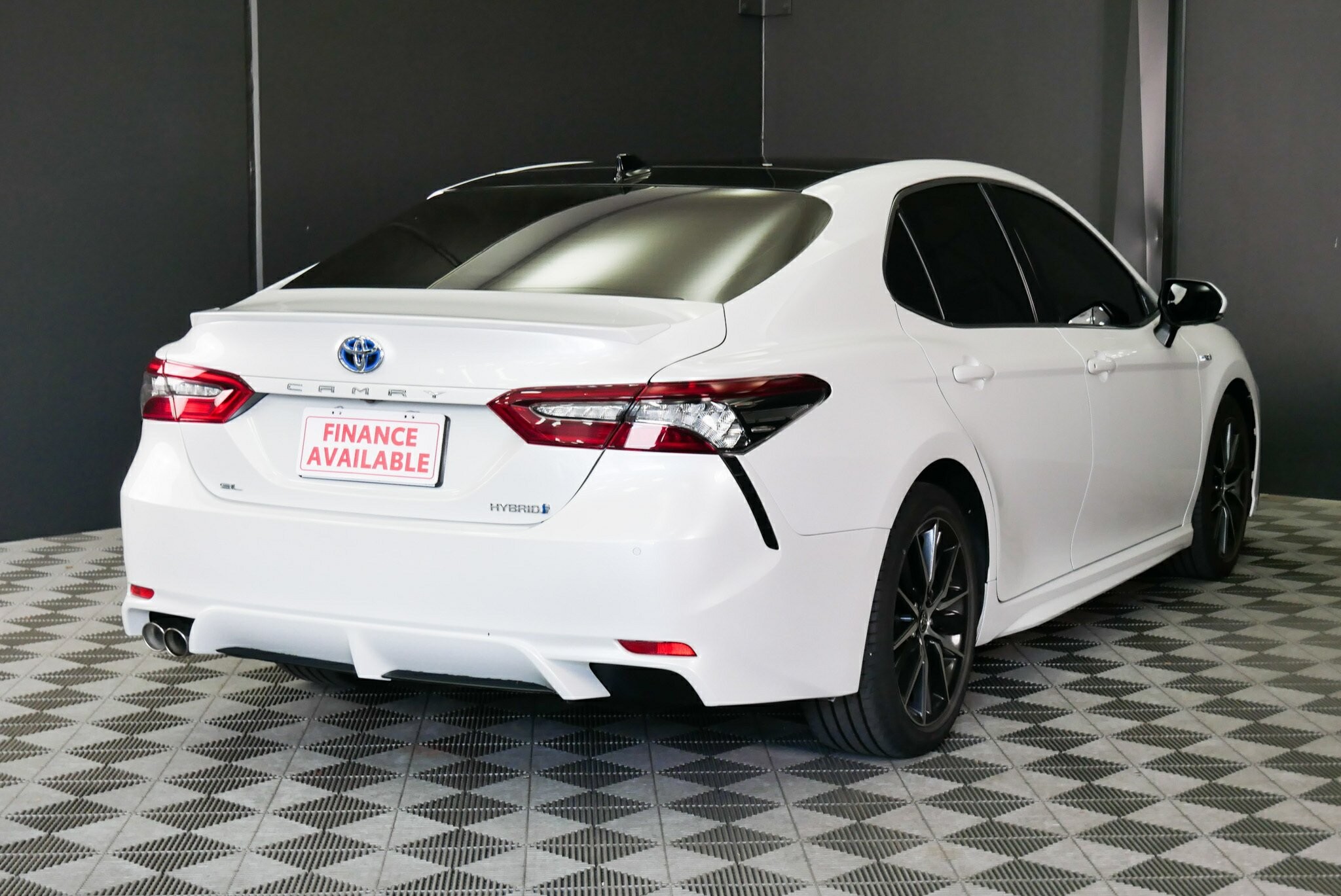 Toyota Camry image 4