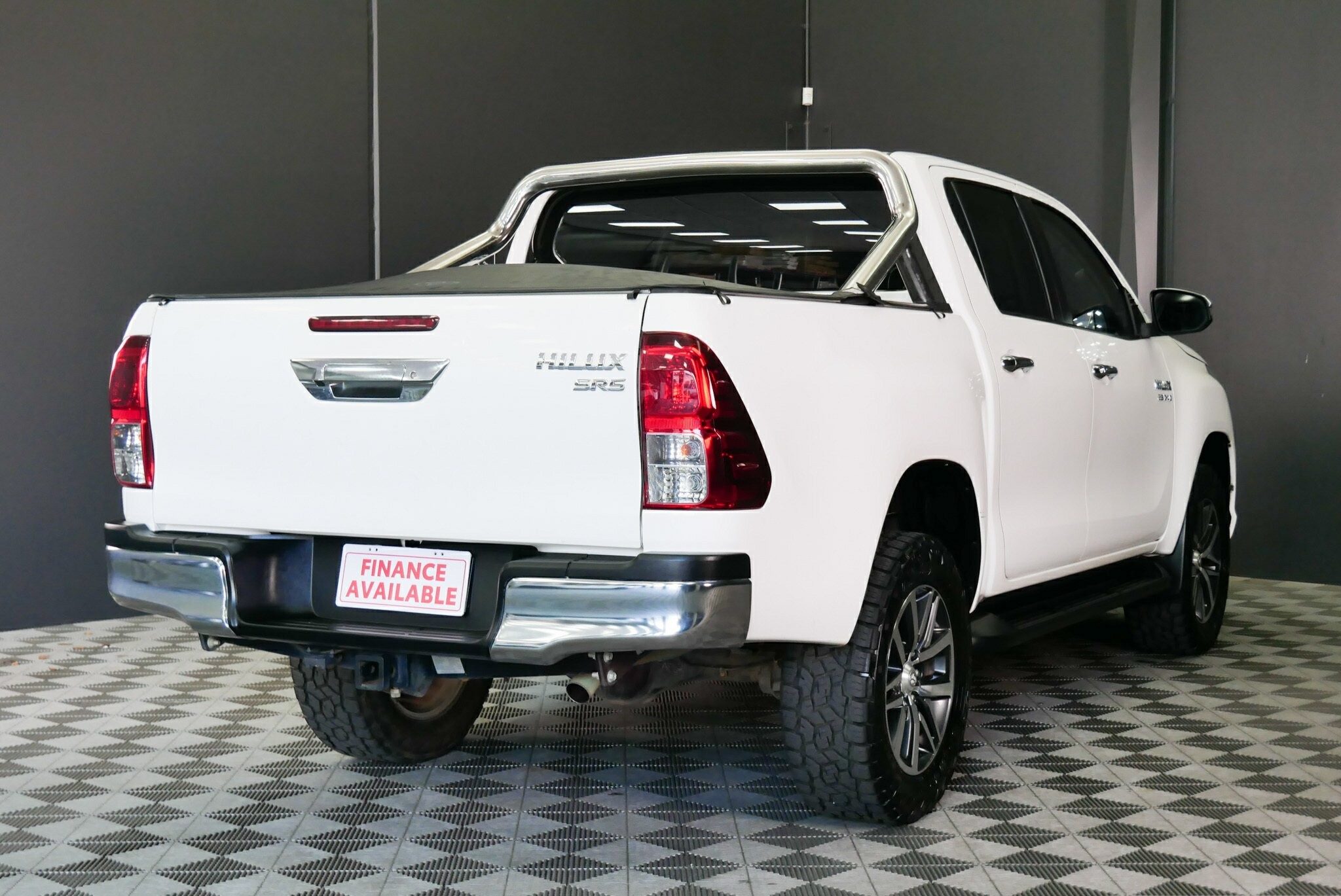 Toyota Hilux image 4