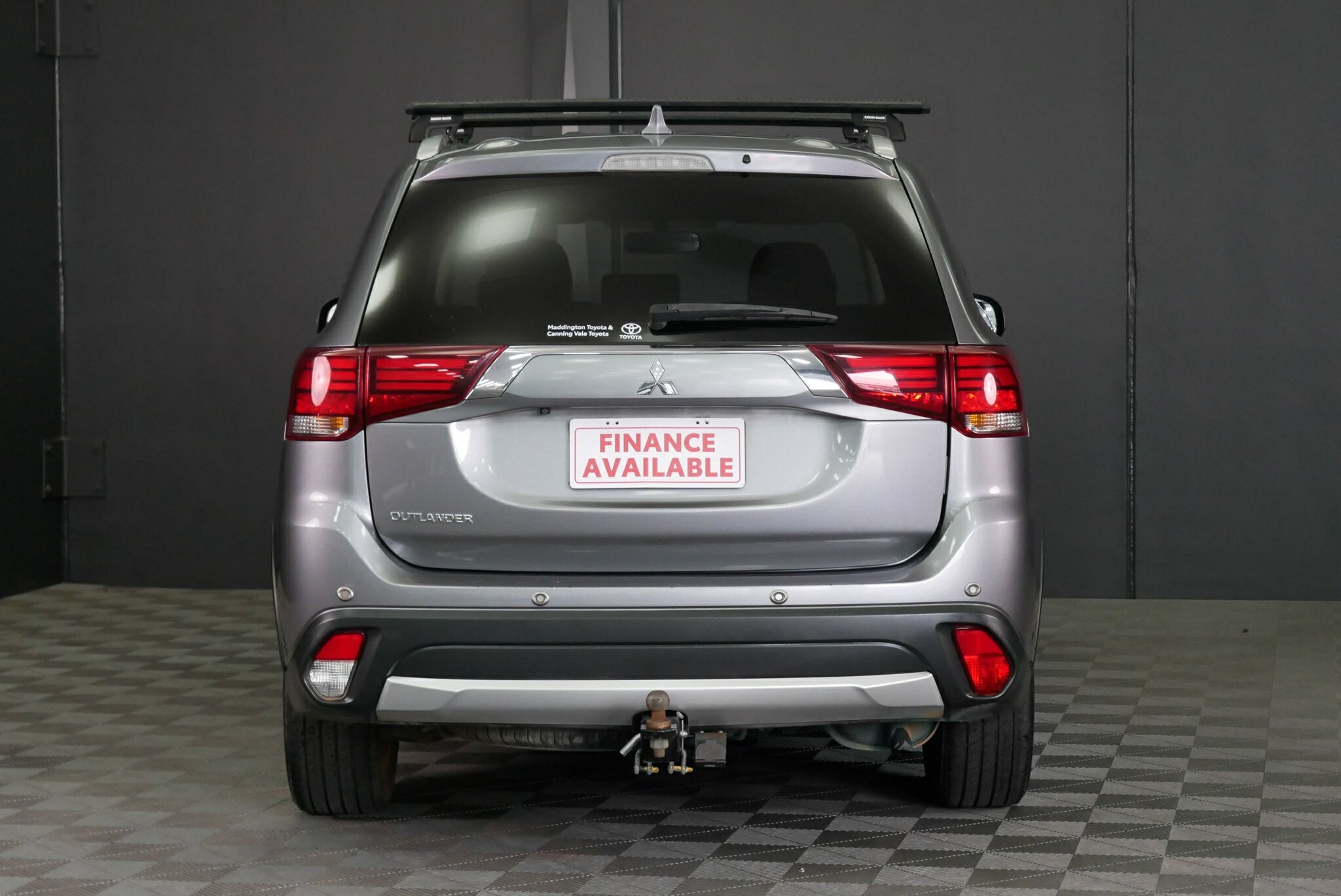Mitsubishi Outlander image 4