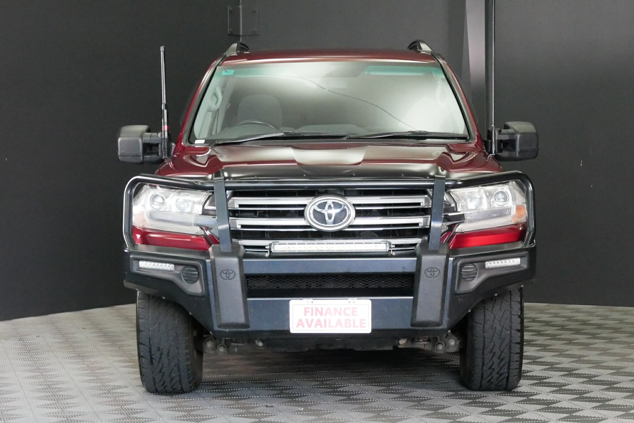 Toyota Landcruiser image 2