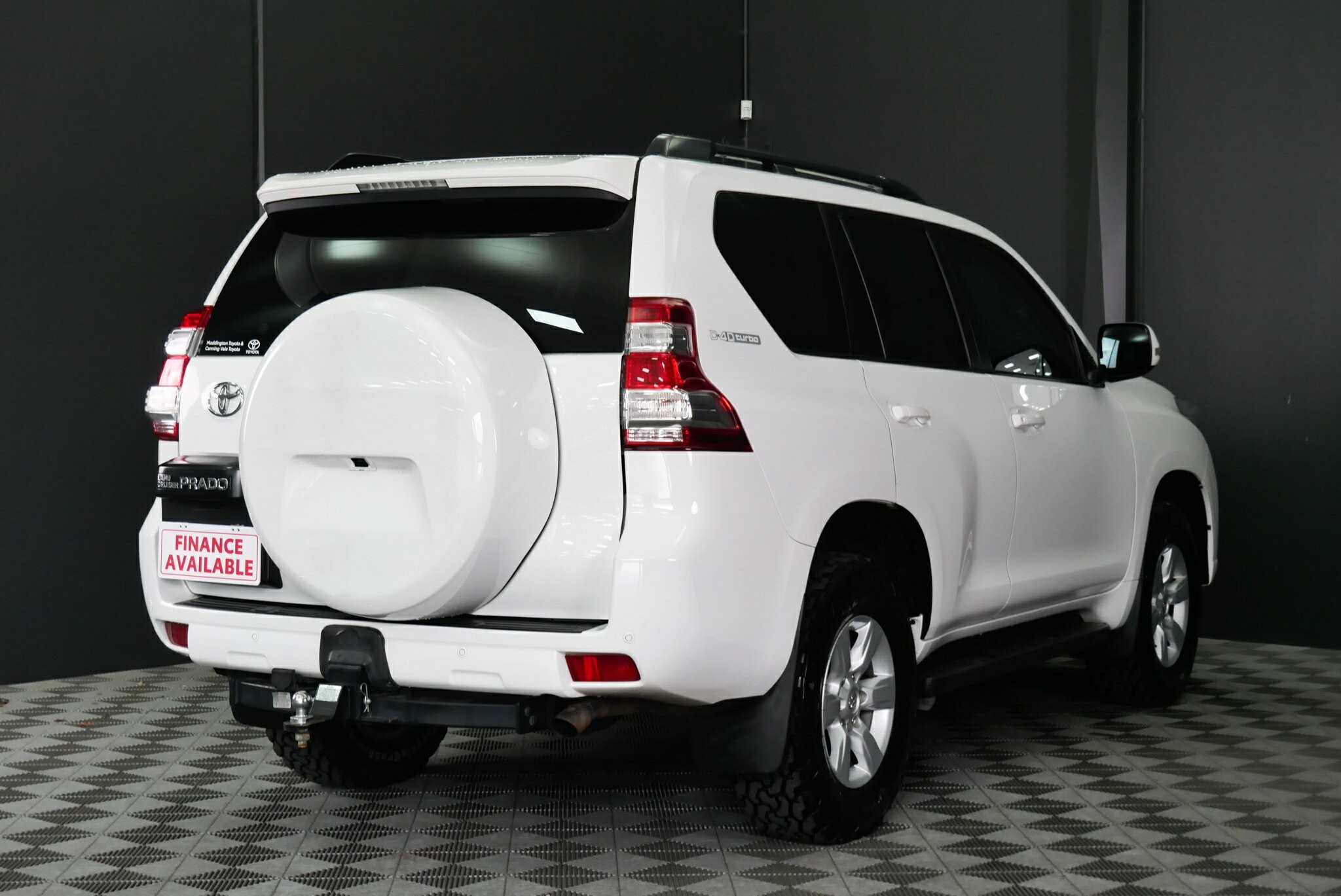 Toyota Landcruiser Prado image 4