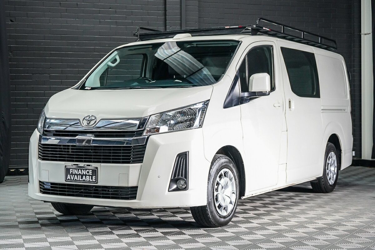 Toyota Hiace image 4