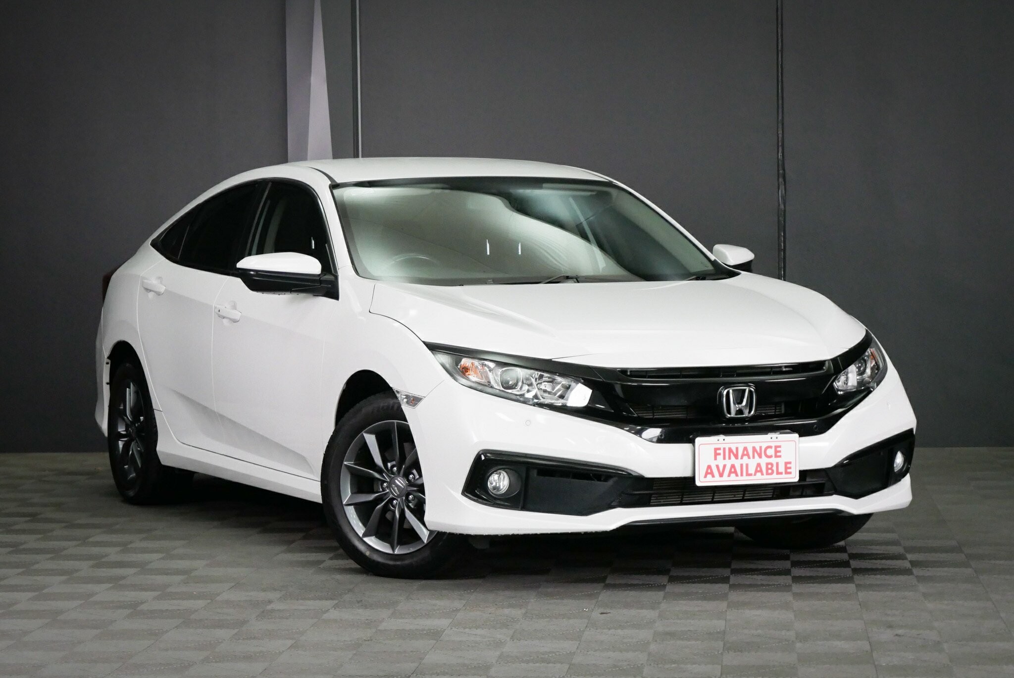 https://vehicle-cdn.autoleague.cloud/30640_U109181_1.jpg