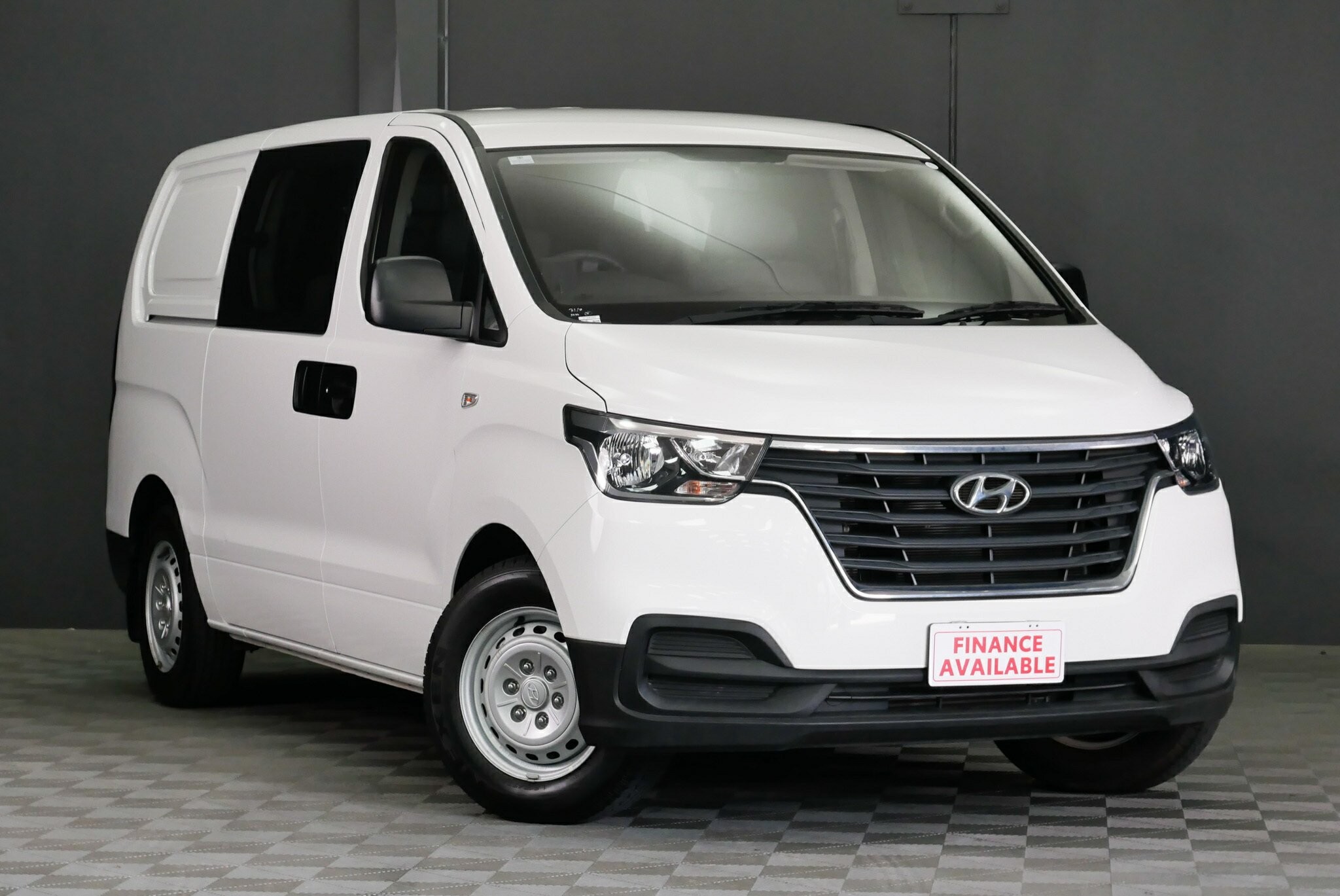 Hyundai Iload image 1