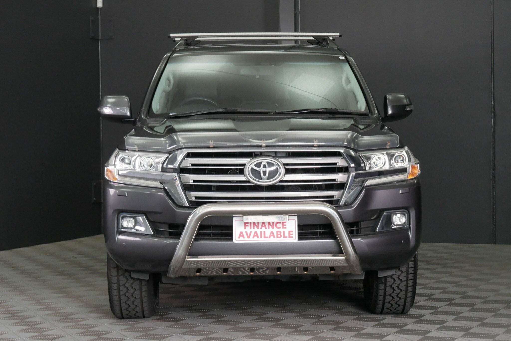Toyota Landcruiser image 2