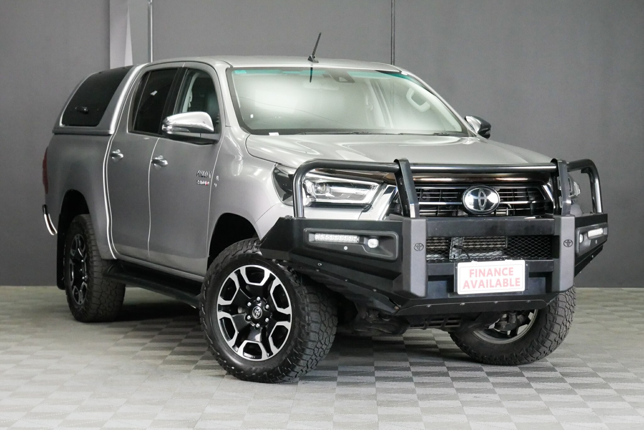 Toyota Hilux image 1