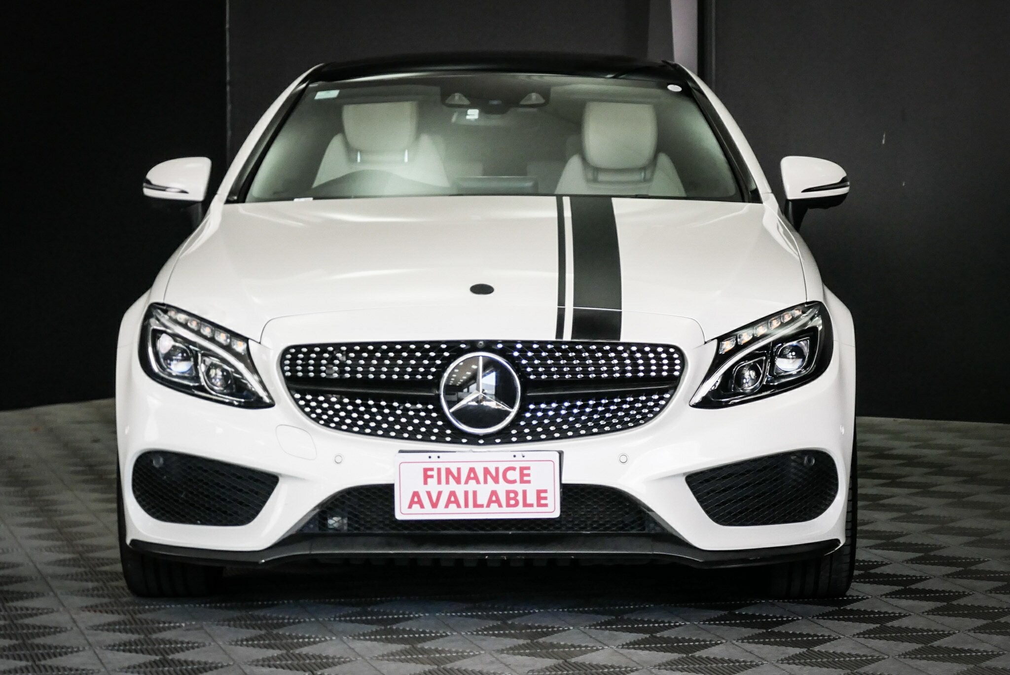 Mercedes Benz C-class image 2