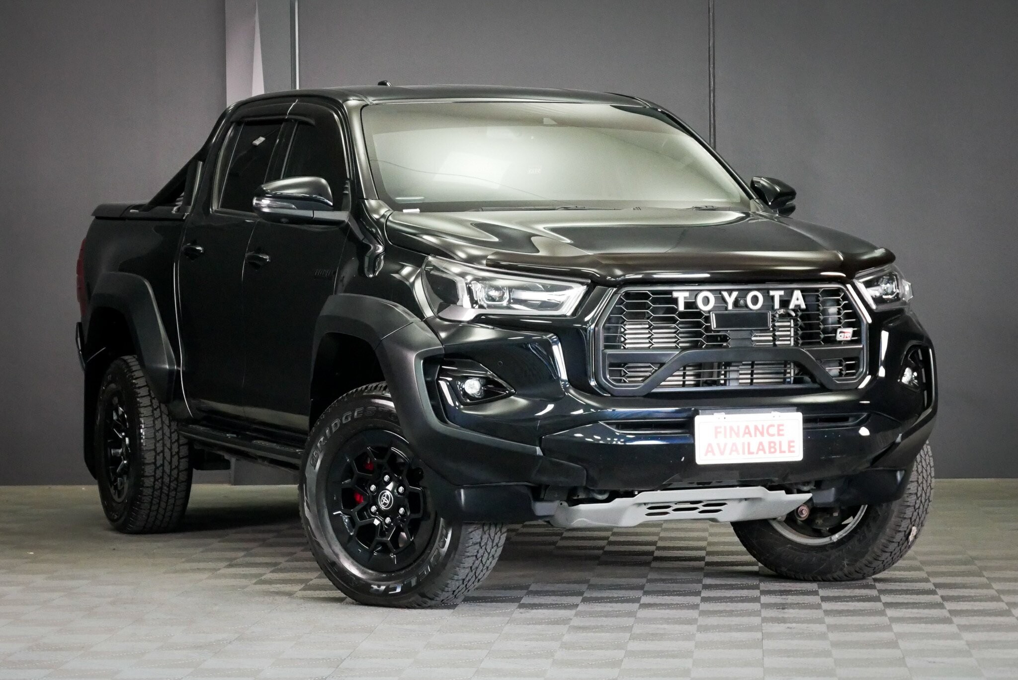 Toyota Hilux image 1