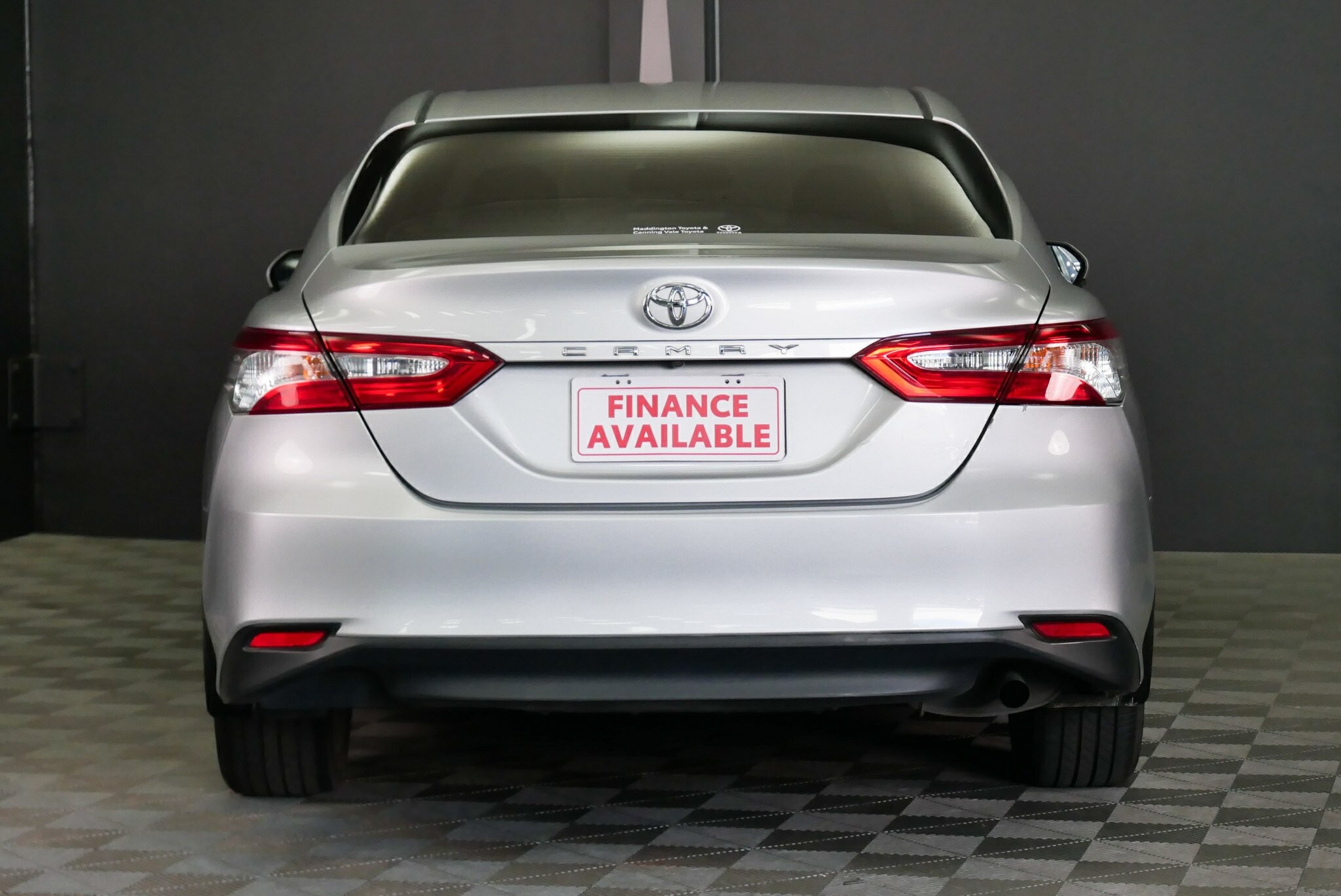 Toyota Camry image 4