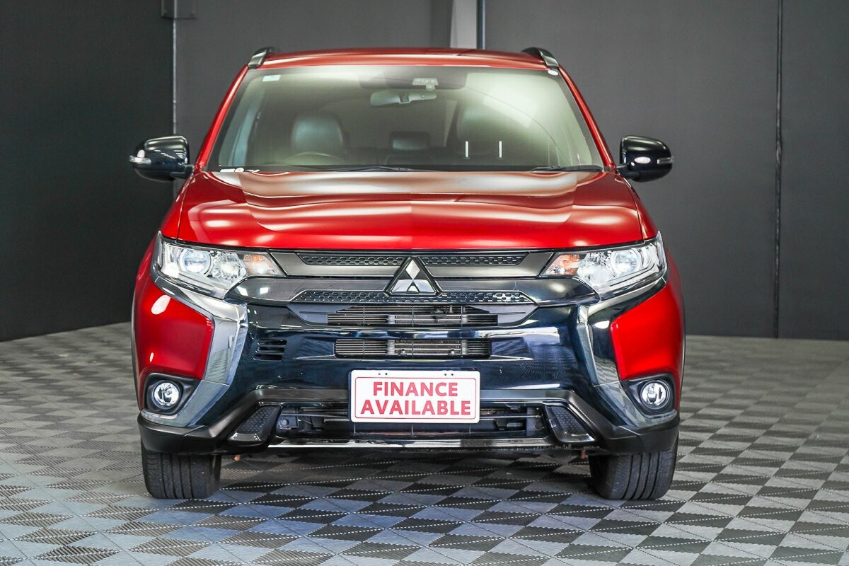 Mitsubishi Outlander image 2
