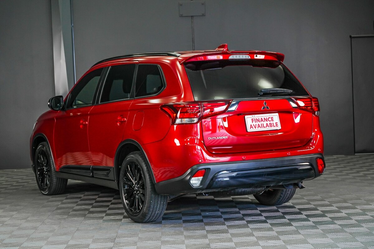Mitsubishi Outlander image 4
