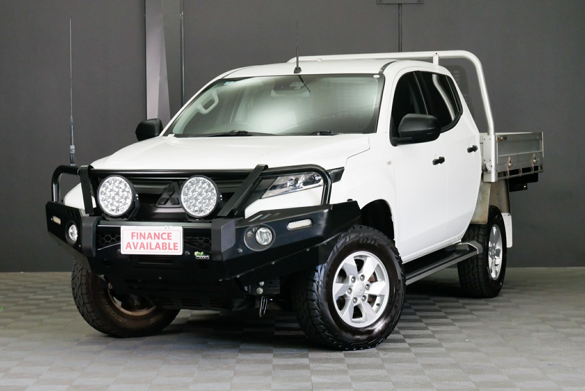 Mitsubishi Triton image 3