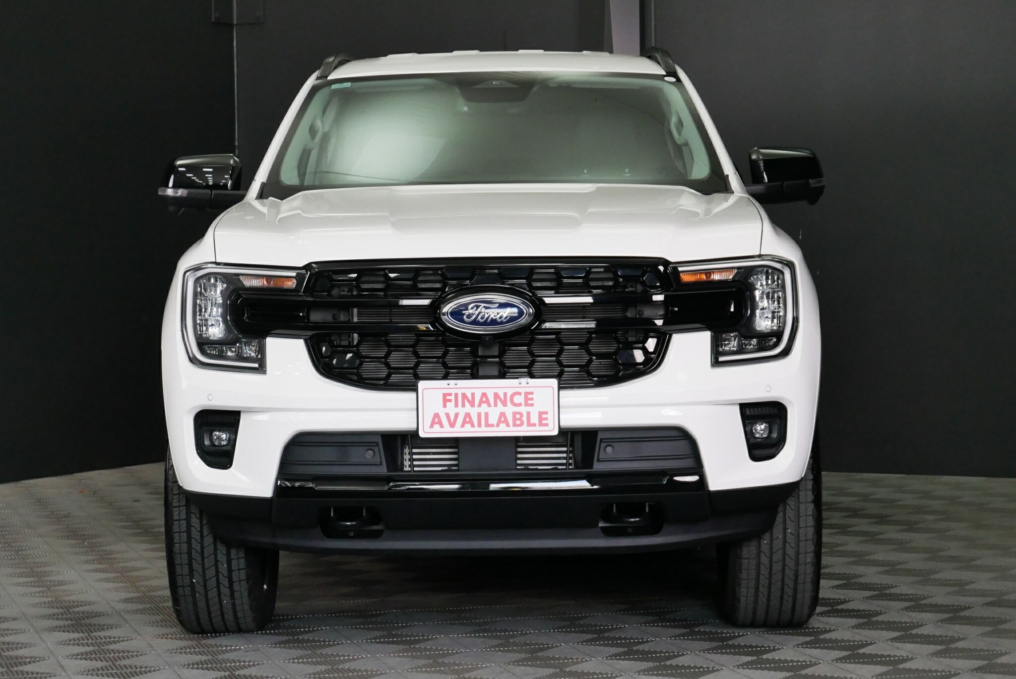Ford Everest image 2