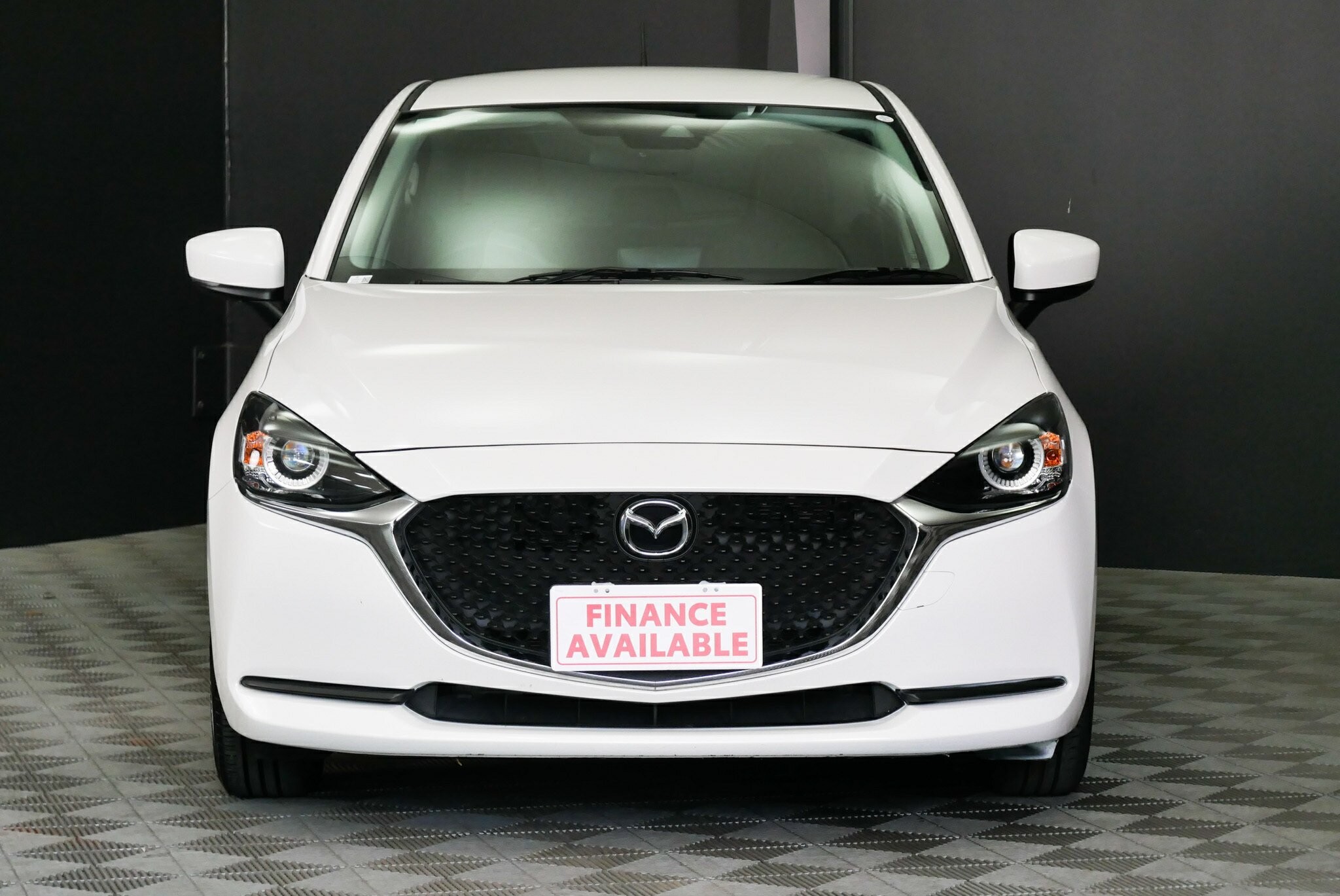 Mazda 2 image 2