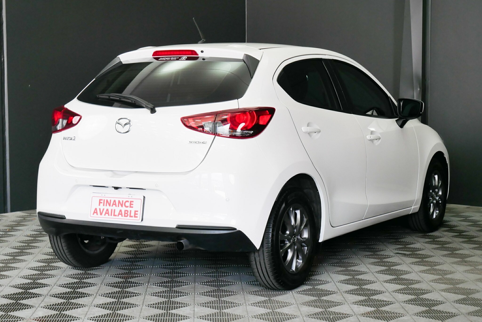 Mazda 2 image 4