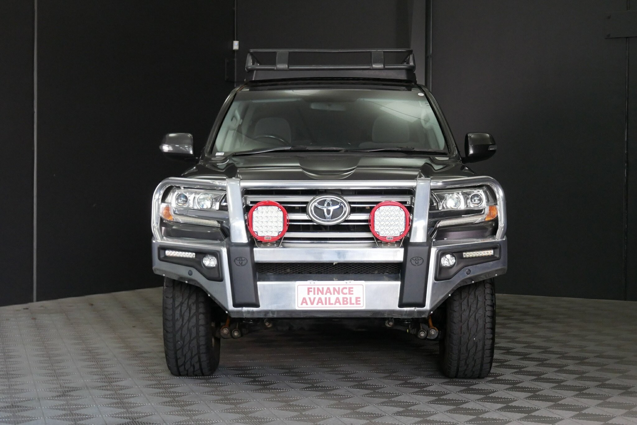 Toyota Landcruiser image 2