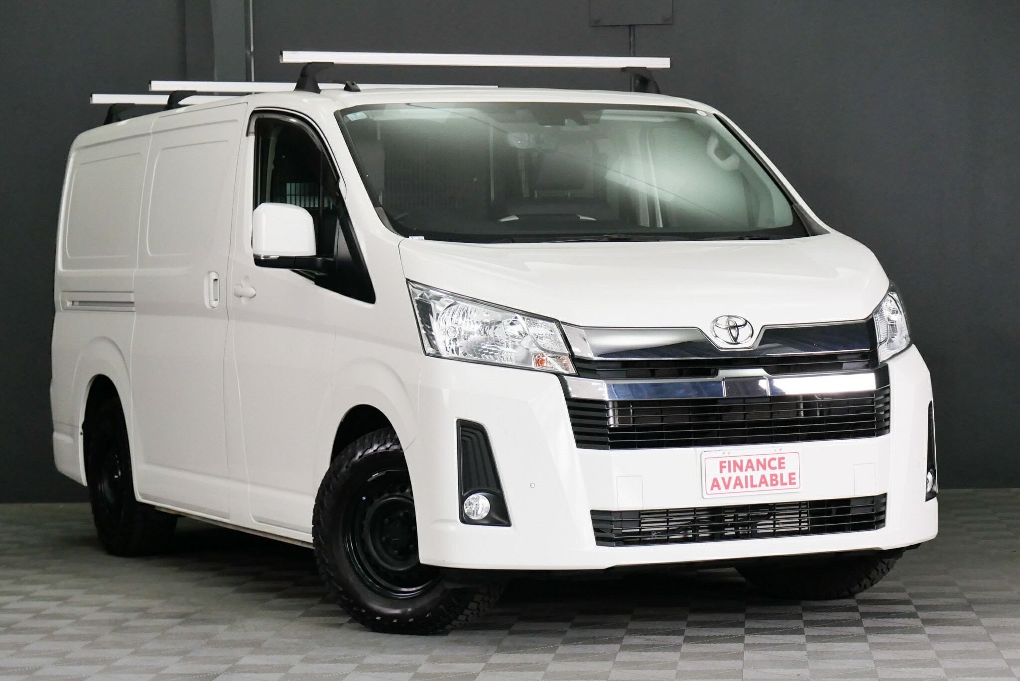 Toyota Hiace image 1