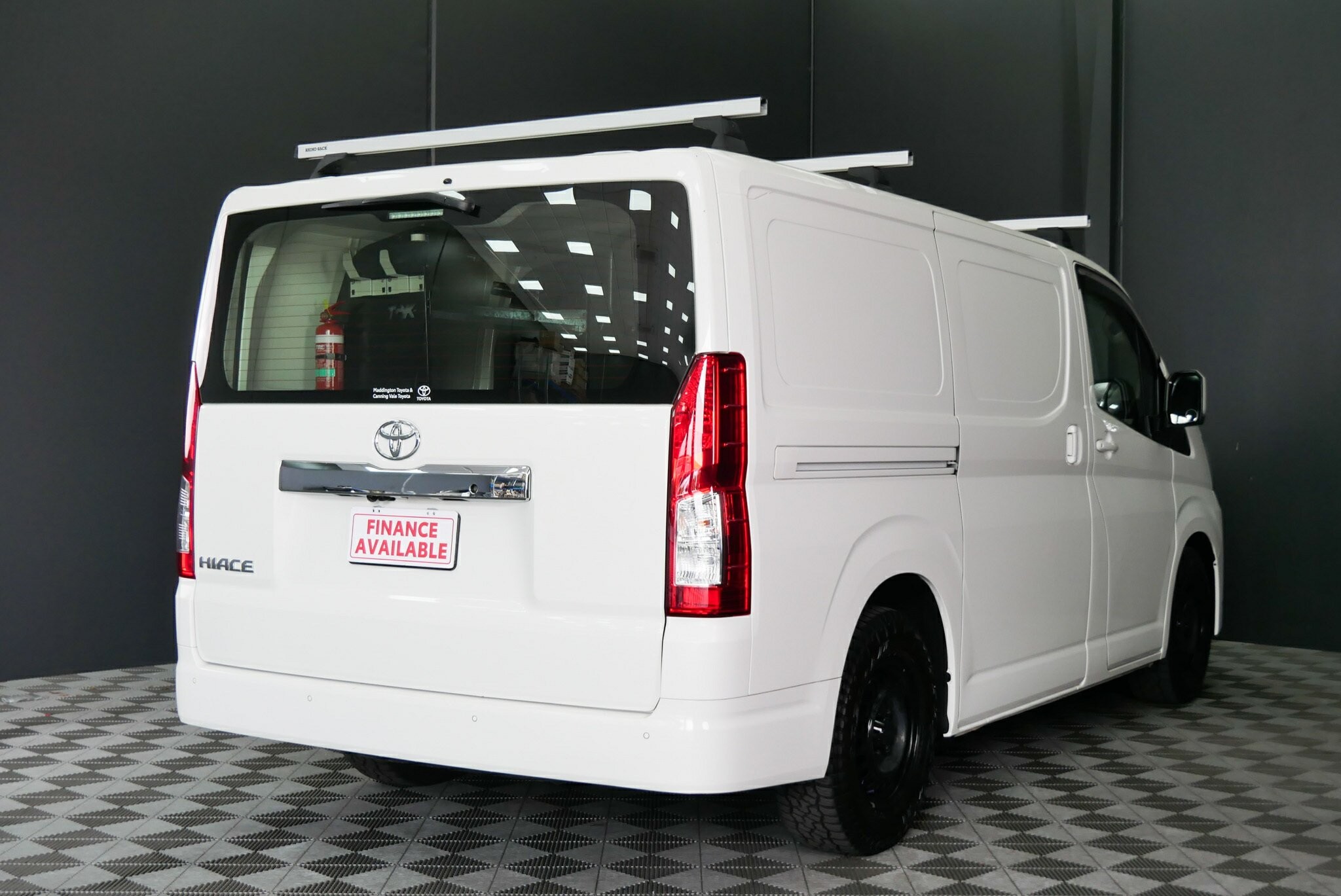 Toyota Hiace image 4