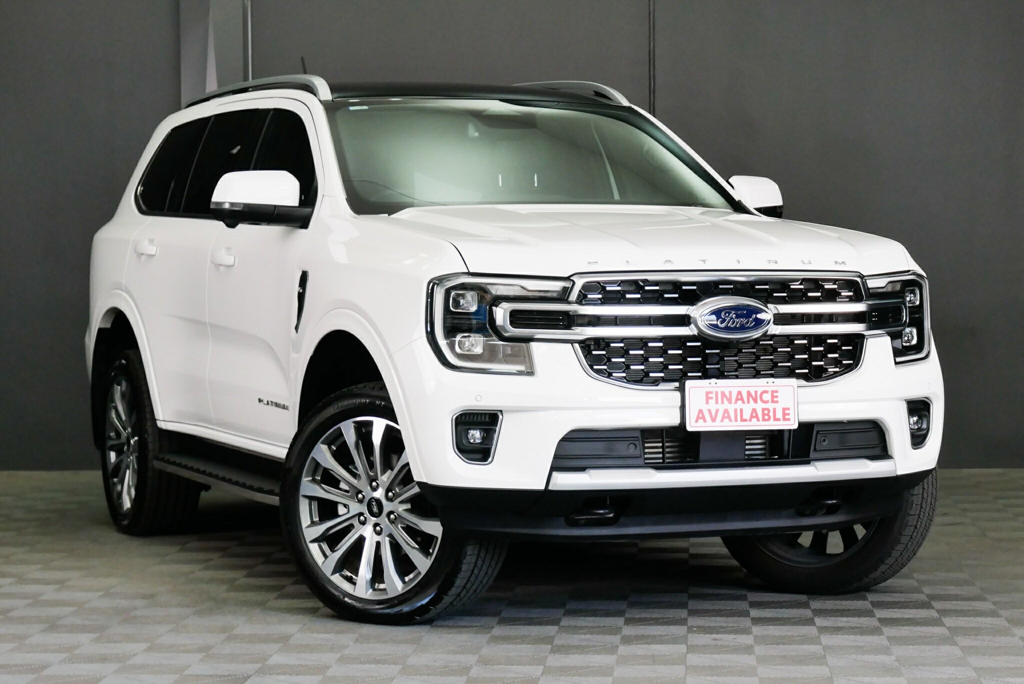 Ford Everest image 1