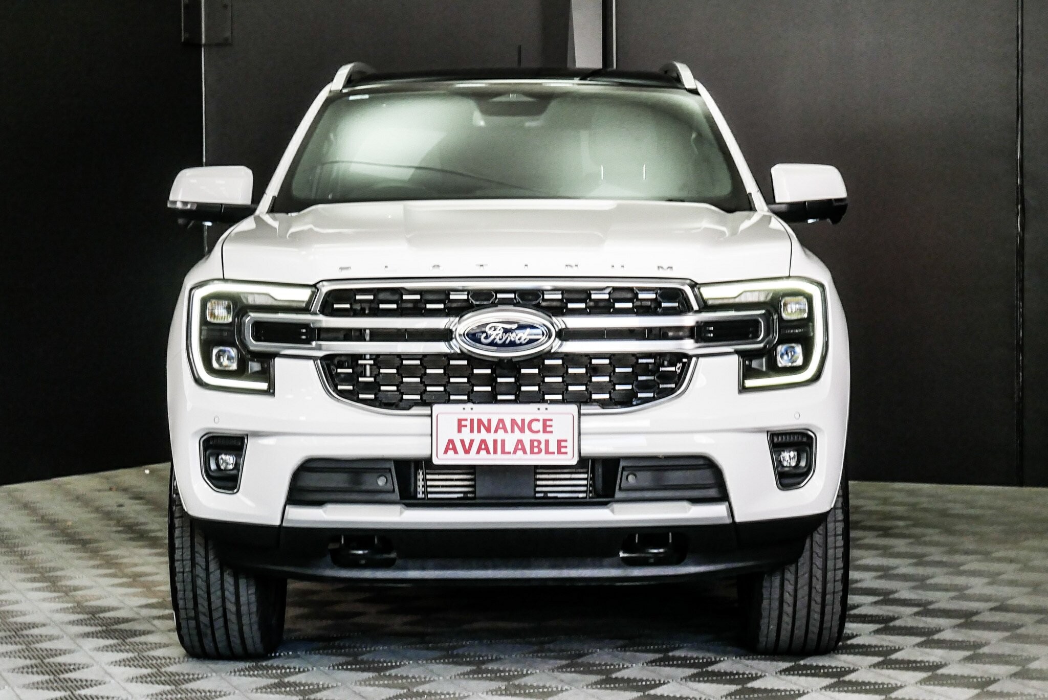 Ford Everest image 2