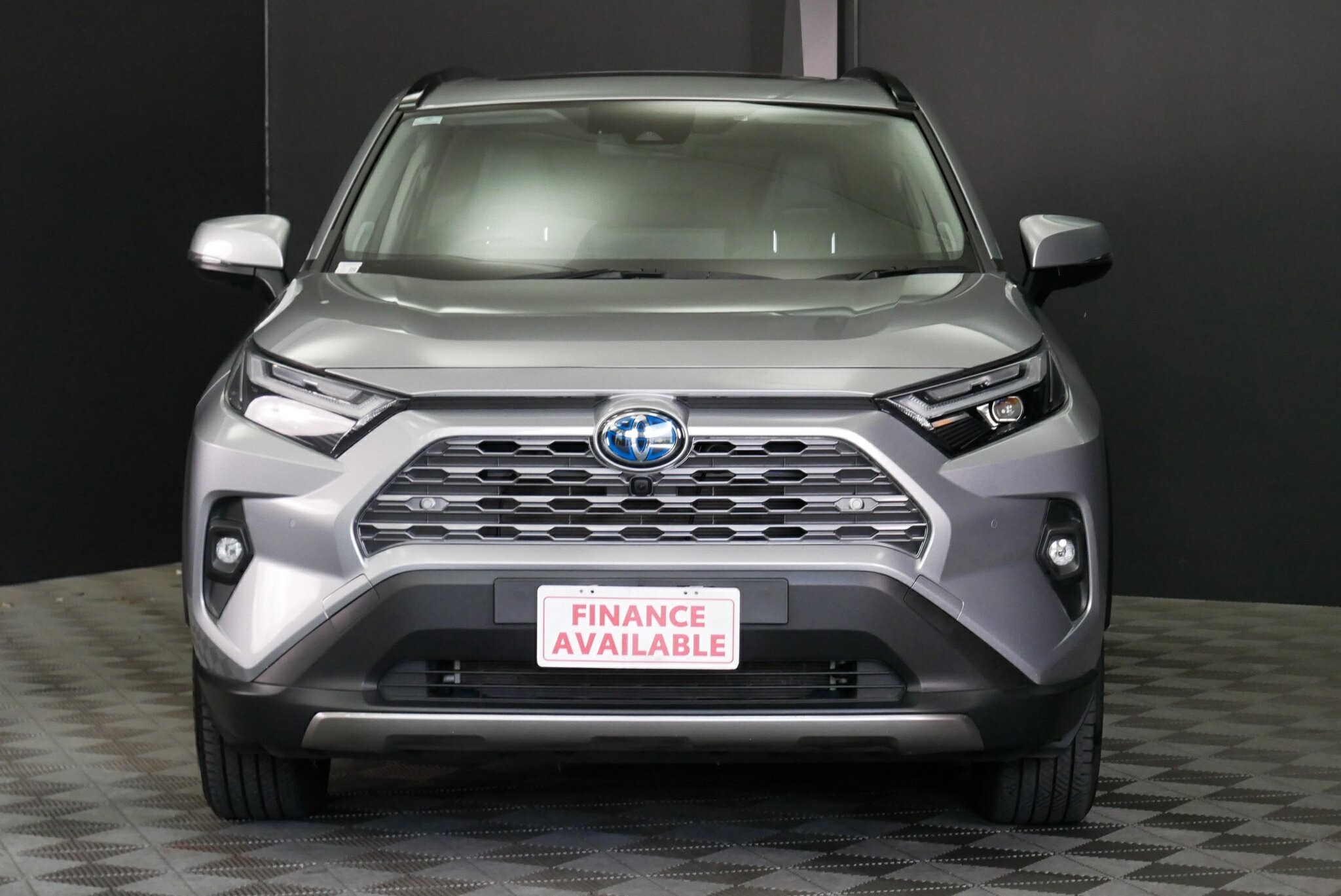 Toyota Rav4 image 2