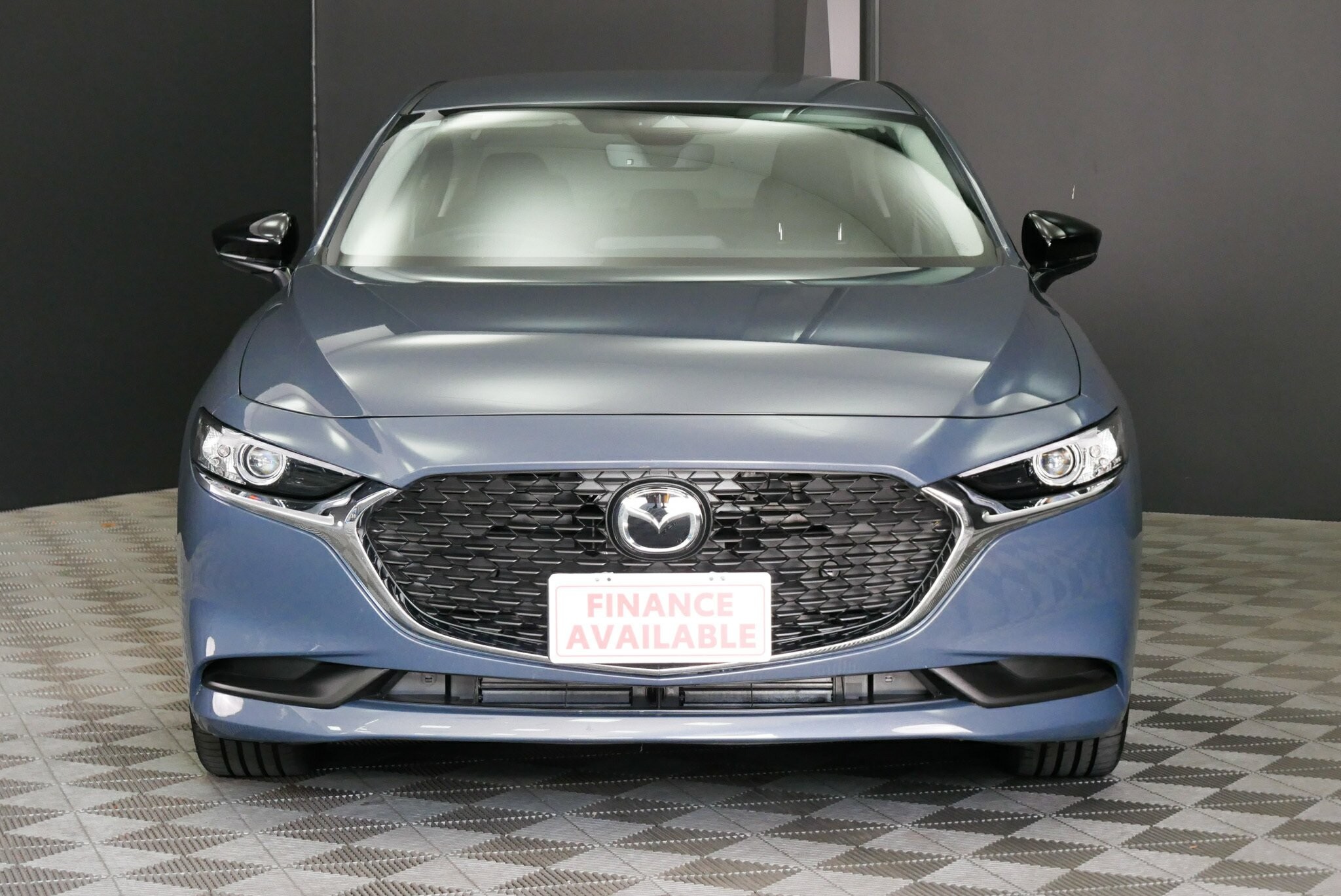 Mazda 3 image 2