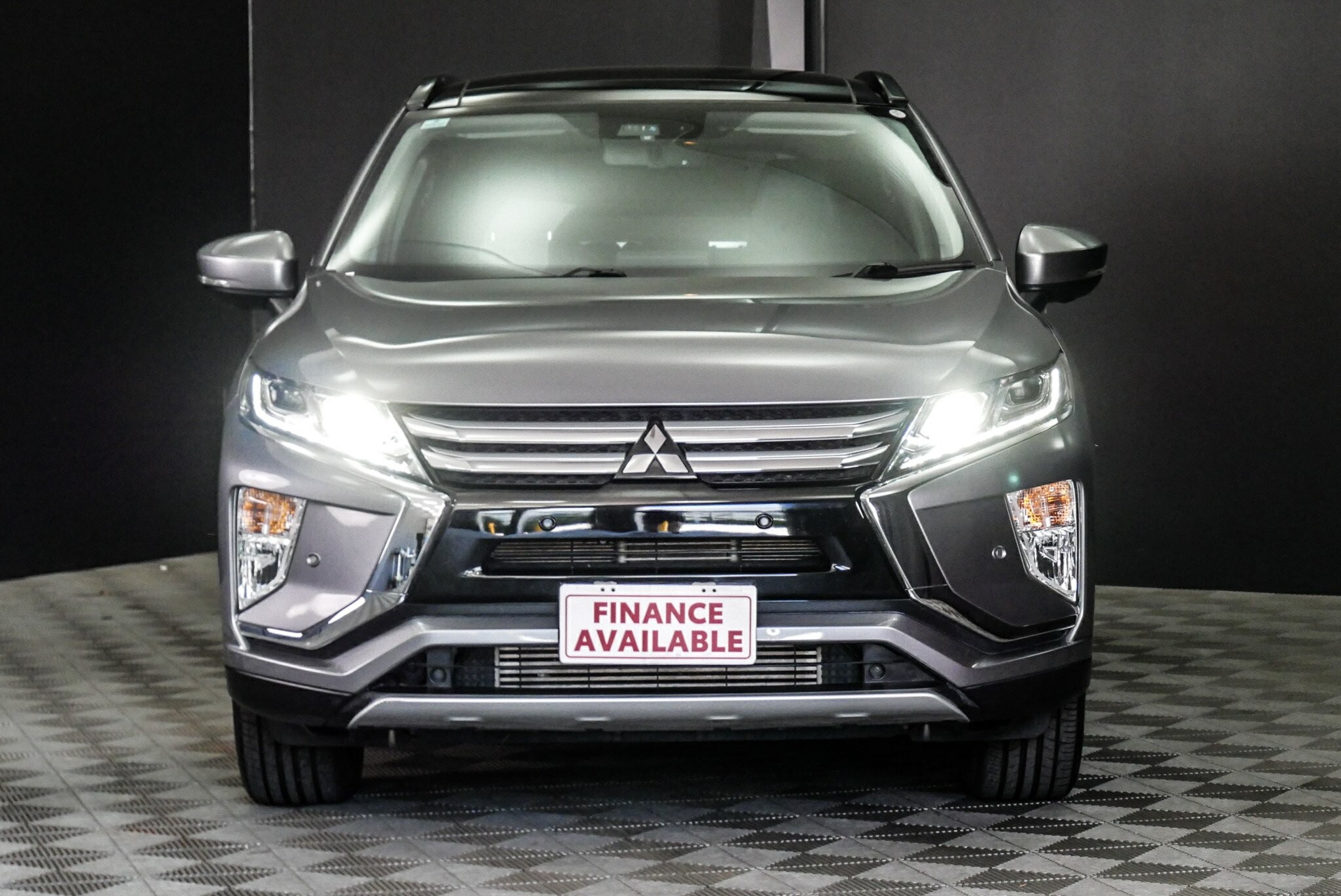 Mitsubishi Eclipse Cross image 2