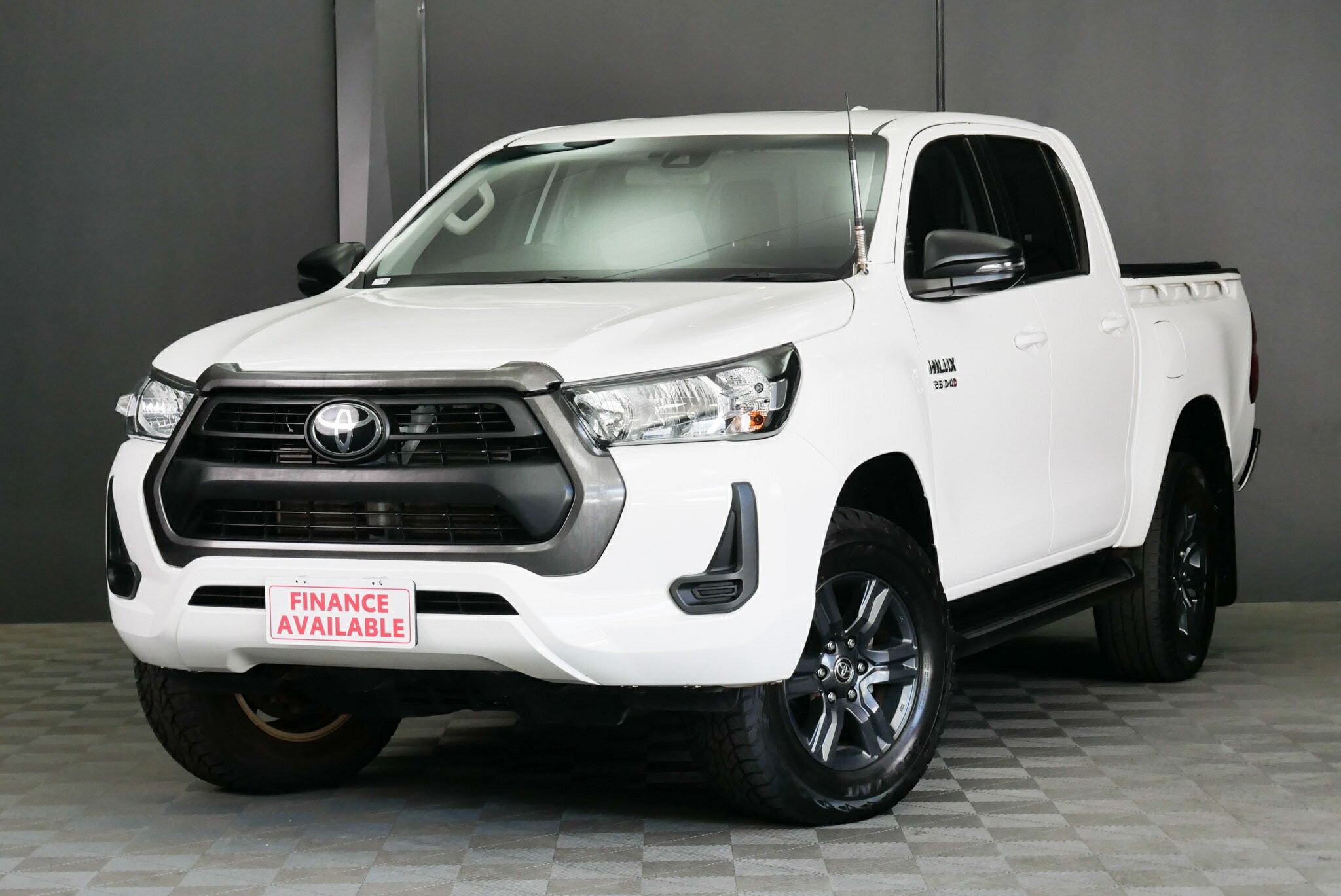 Toyota Hilux image 3