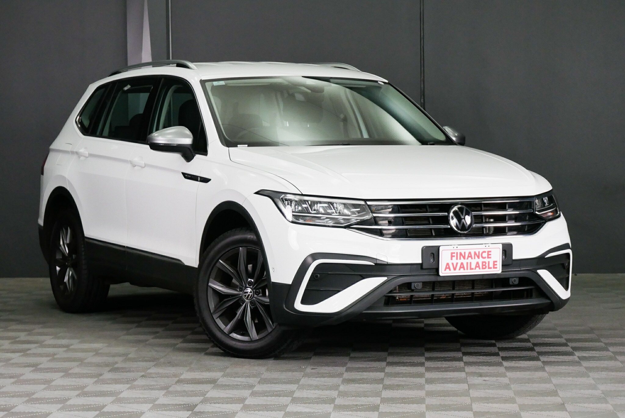 Volkswagen Tiguan image 1