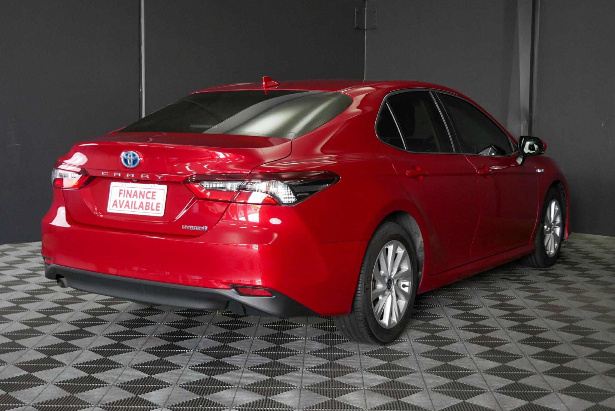 Toyota Camry image 4