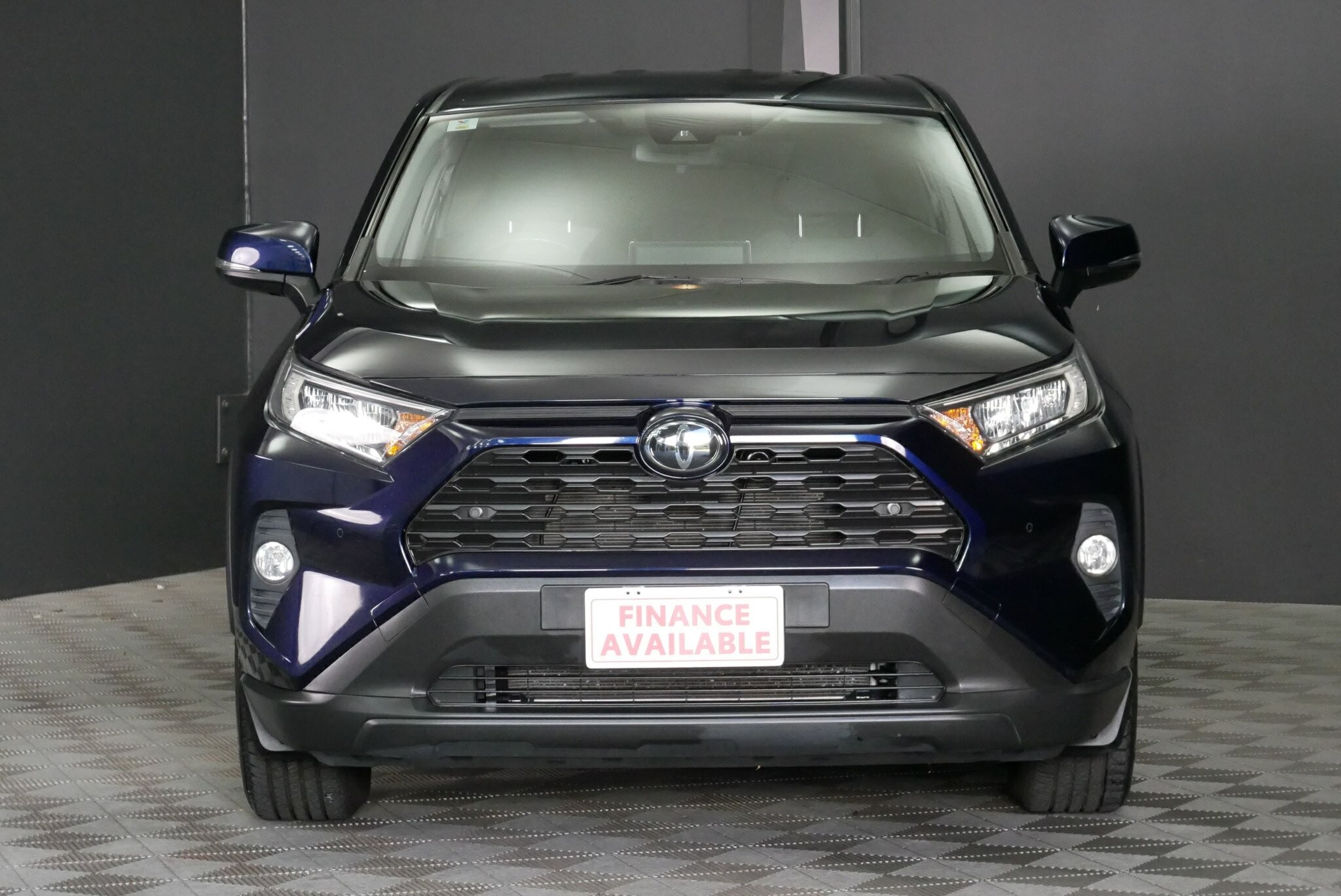 Toyota Rav4 image 2