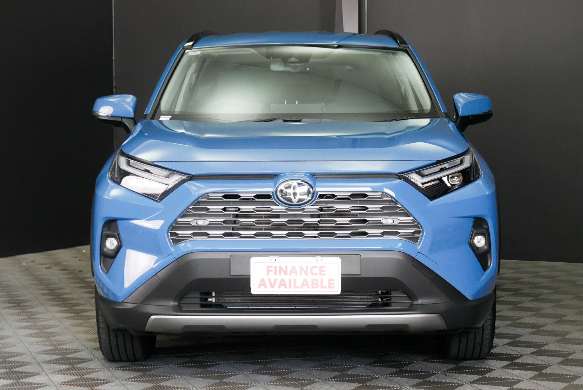 Toyota Rav4 image 2