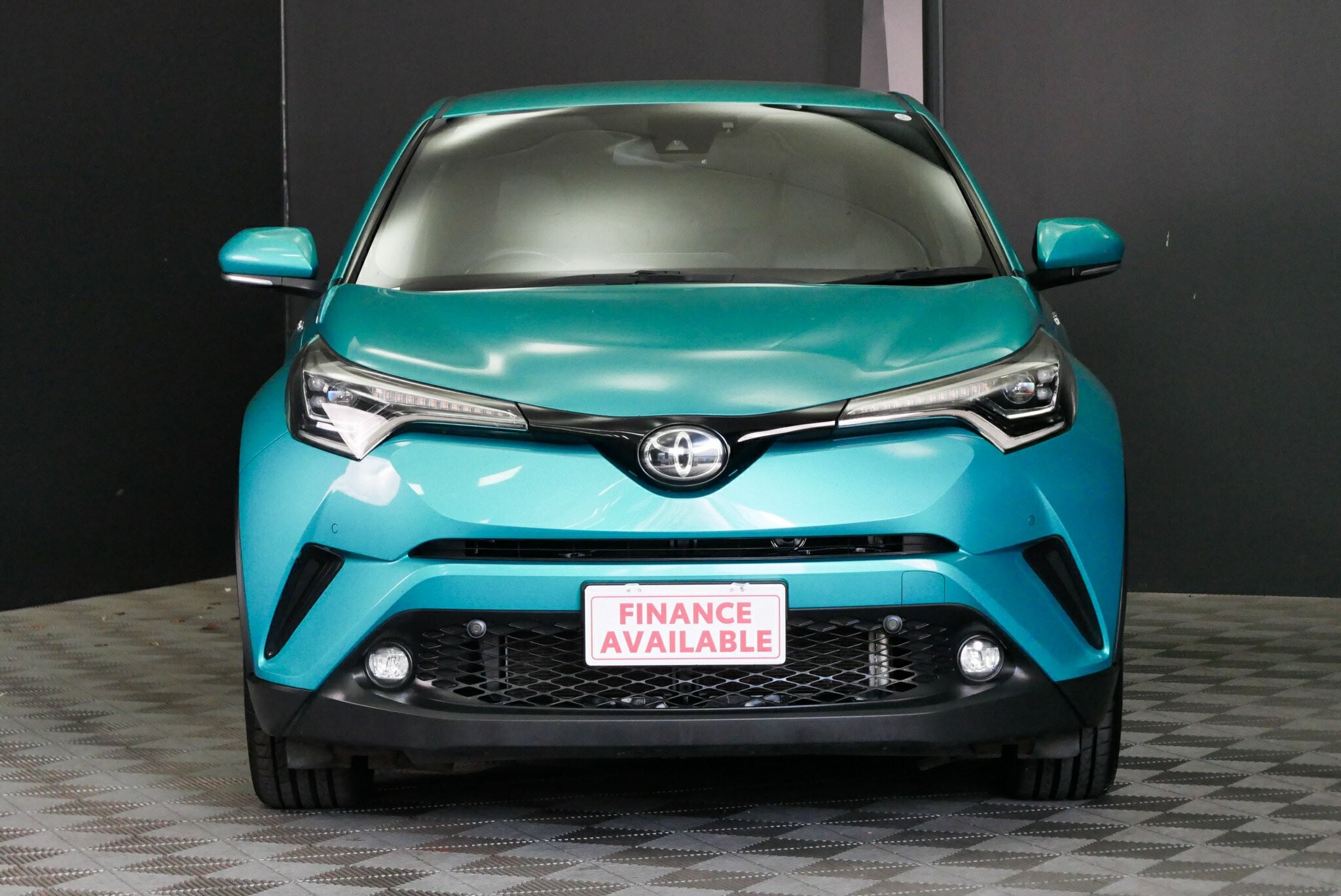 Toyota C-hr image 2