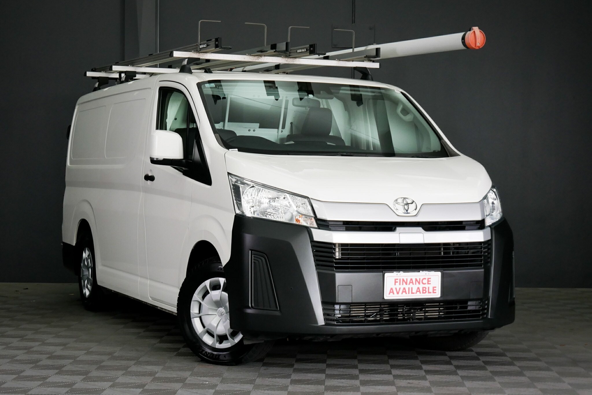 Toyota Hiace image 1
