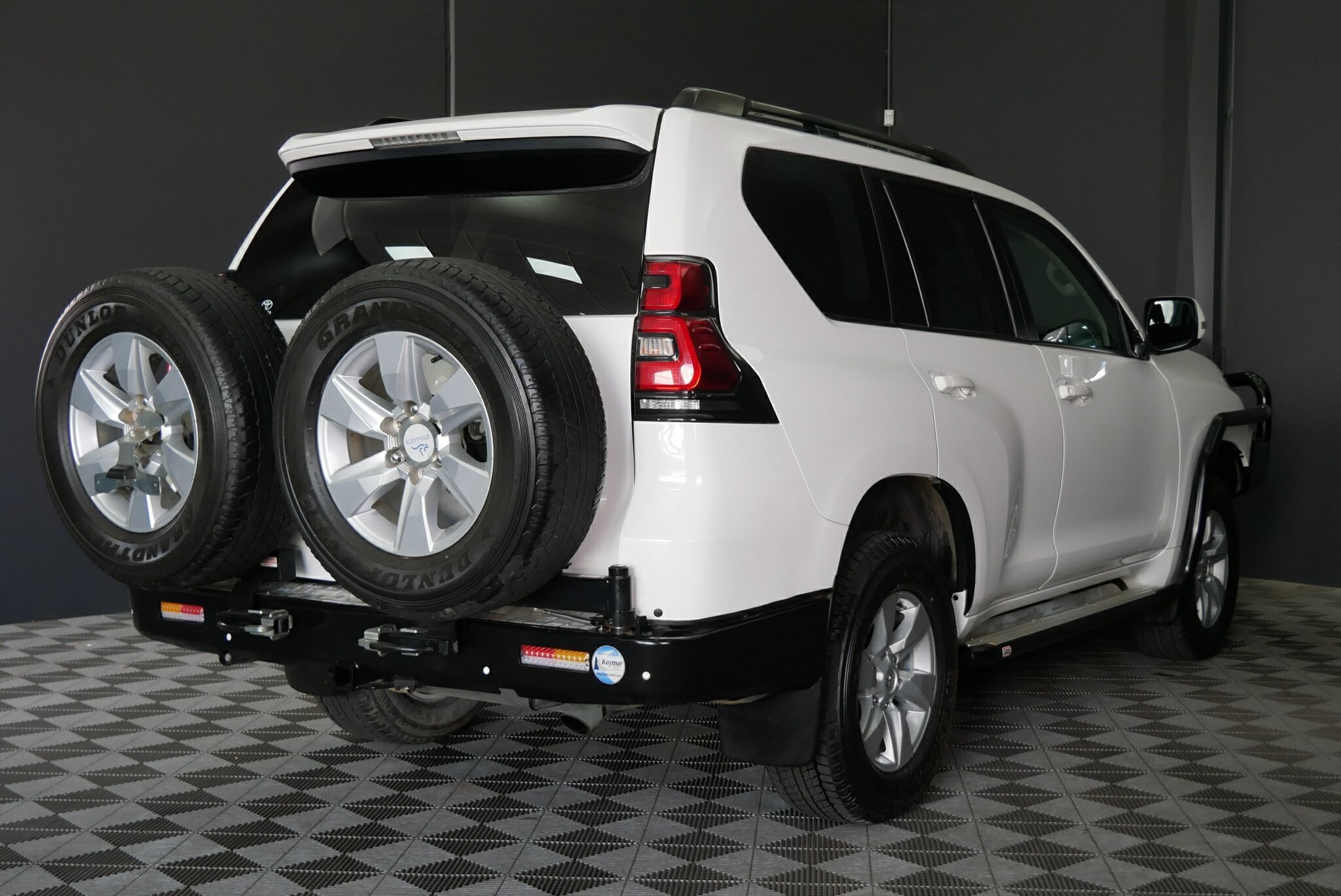 Toyota Landcruiser Prado image 4