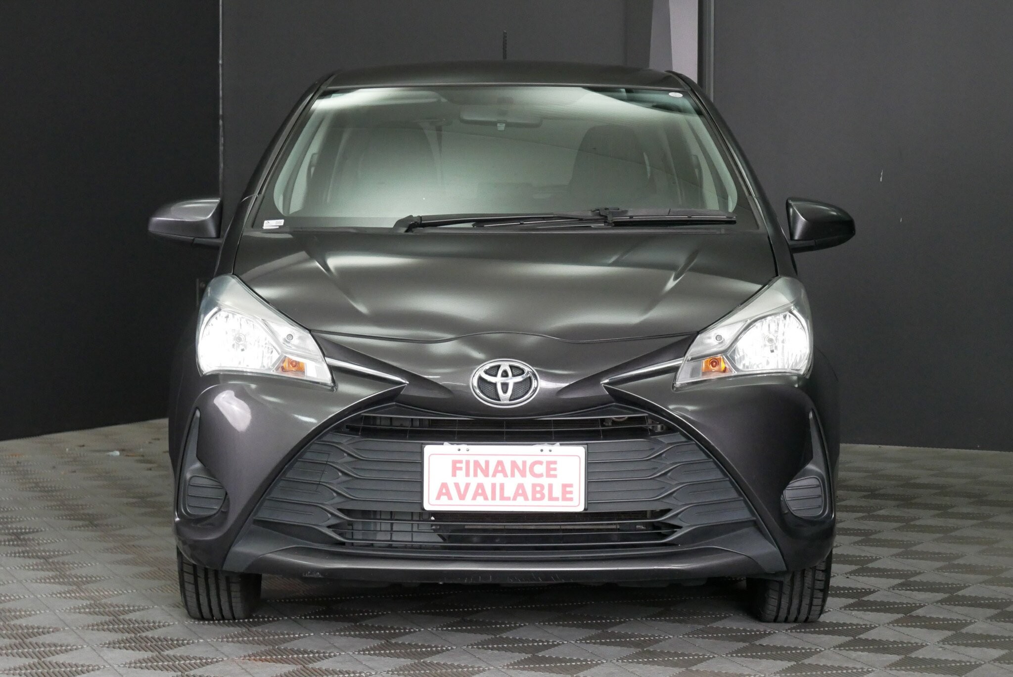 Toyota Yaris image 2
