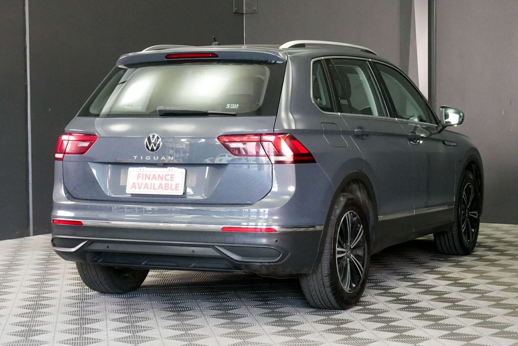 Volkswagen Tiguan image 4