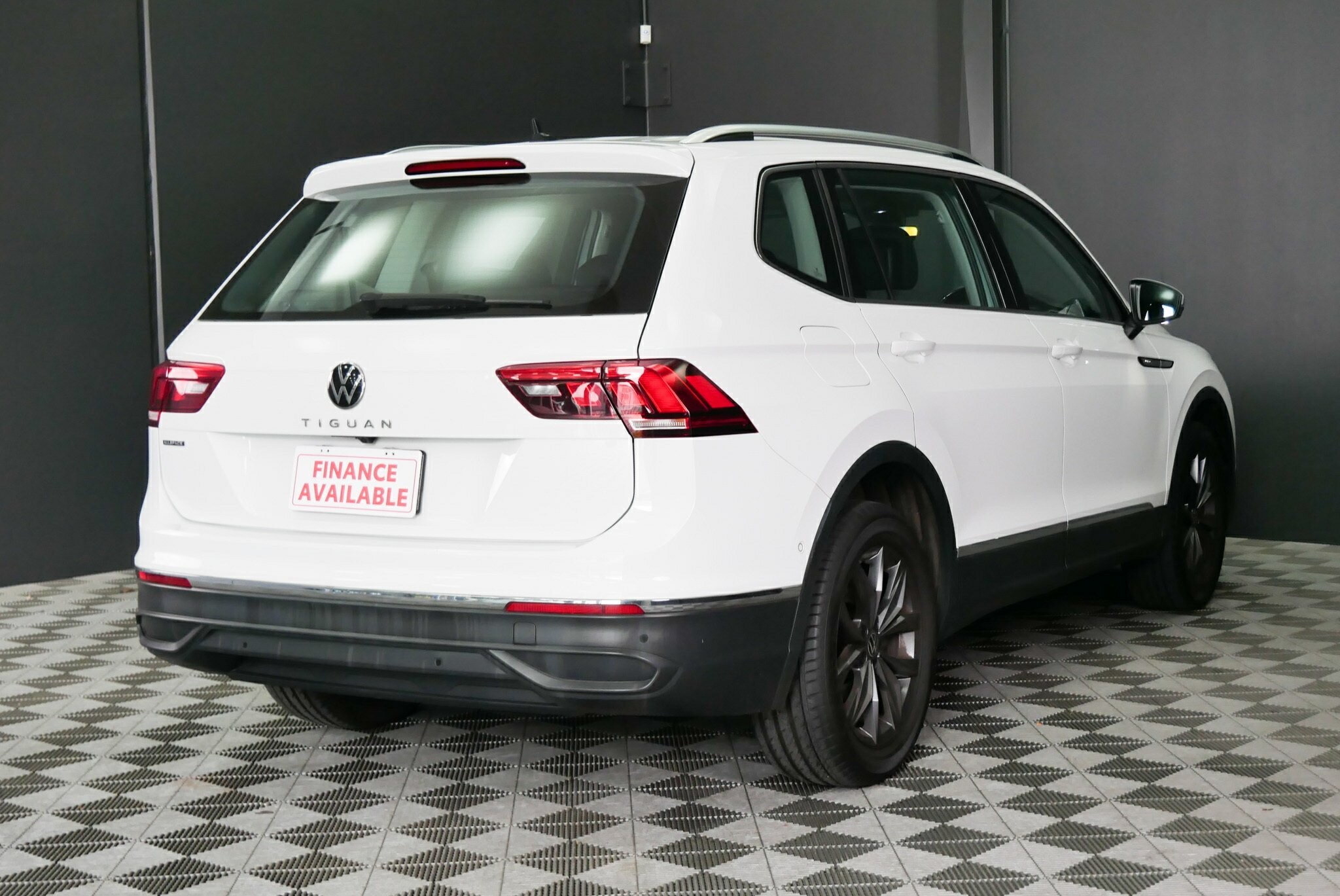 Volkswagen Tiguan image 4